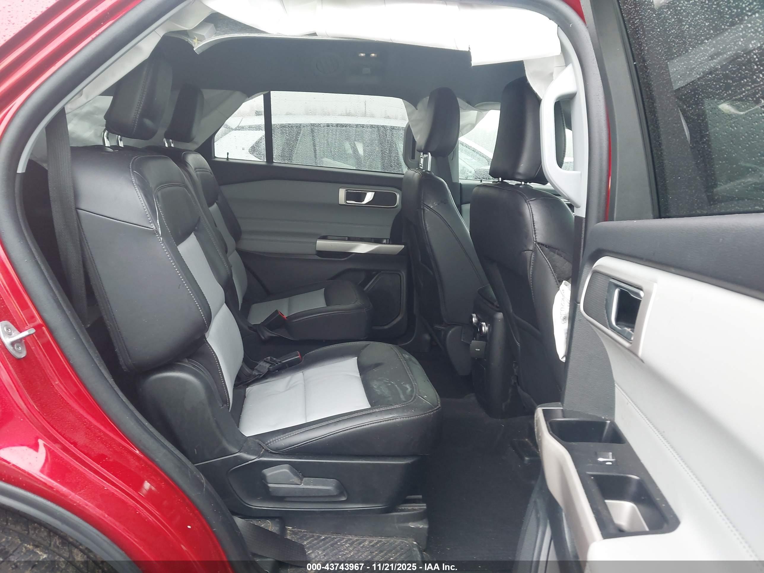 FORD EXPLORER image 8
