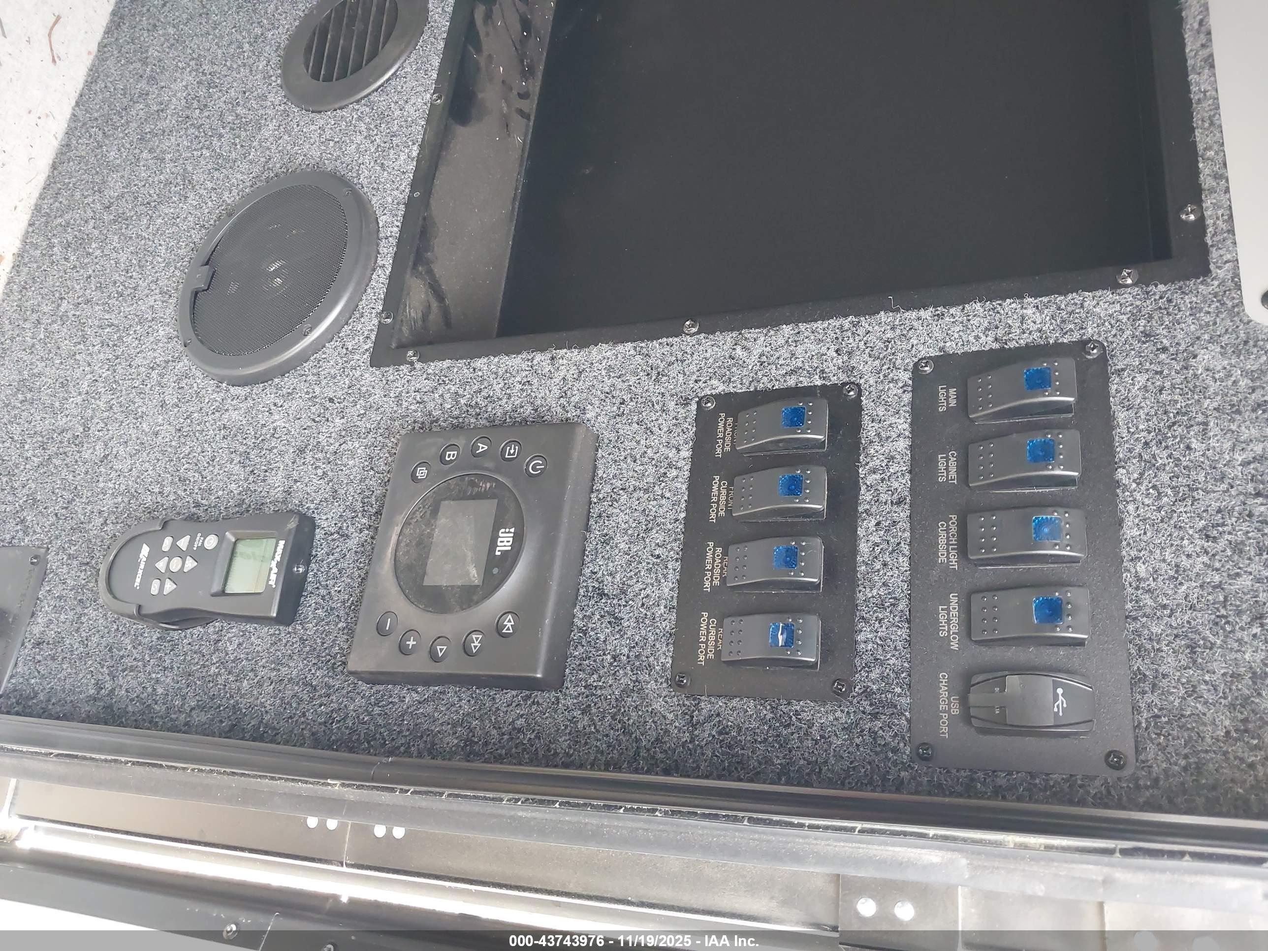 ENCORE-RV 12 image 7
