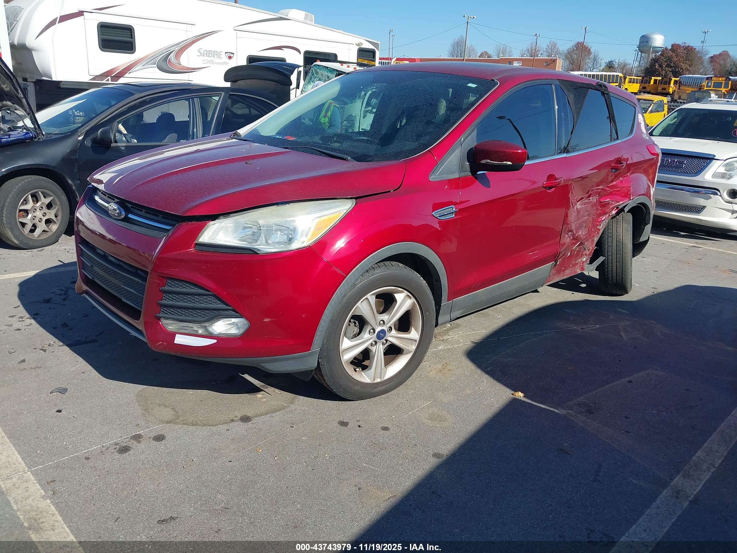 FORD ESCAPE image 2