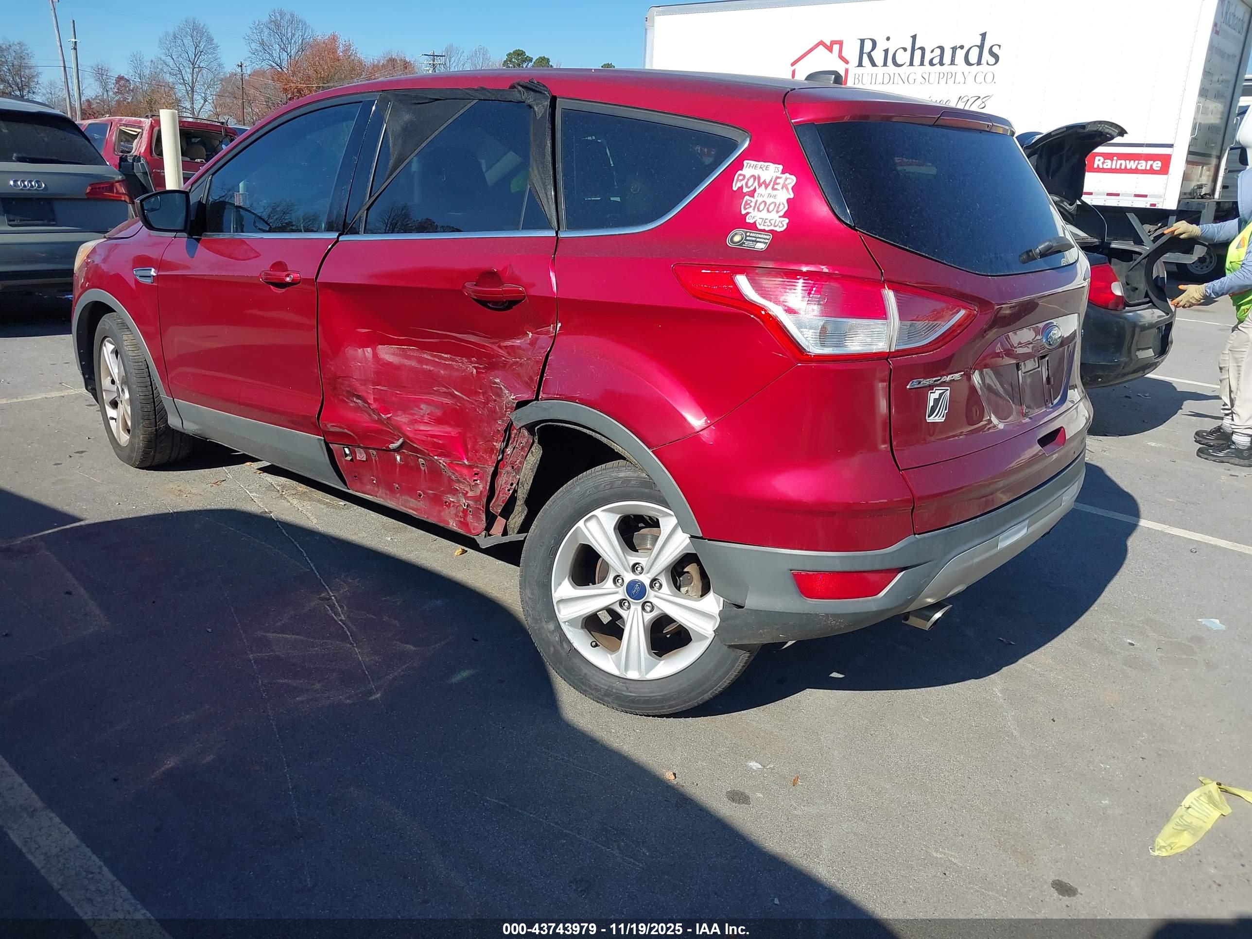 FORD ESCAPE image 3