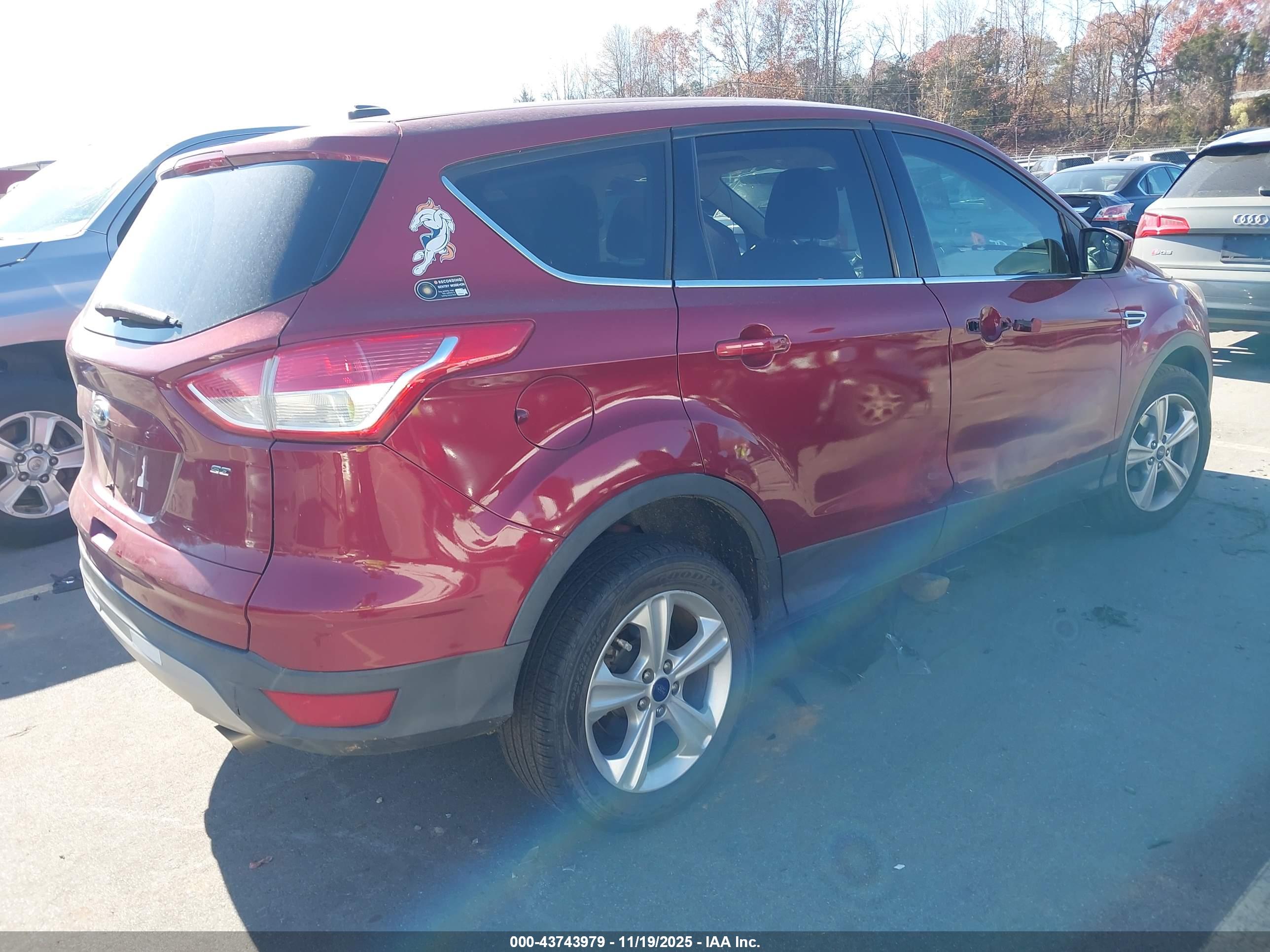 FORD ESCAPE image 4