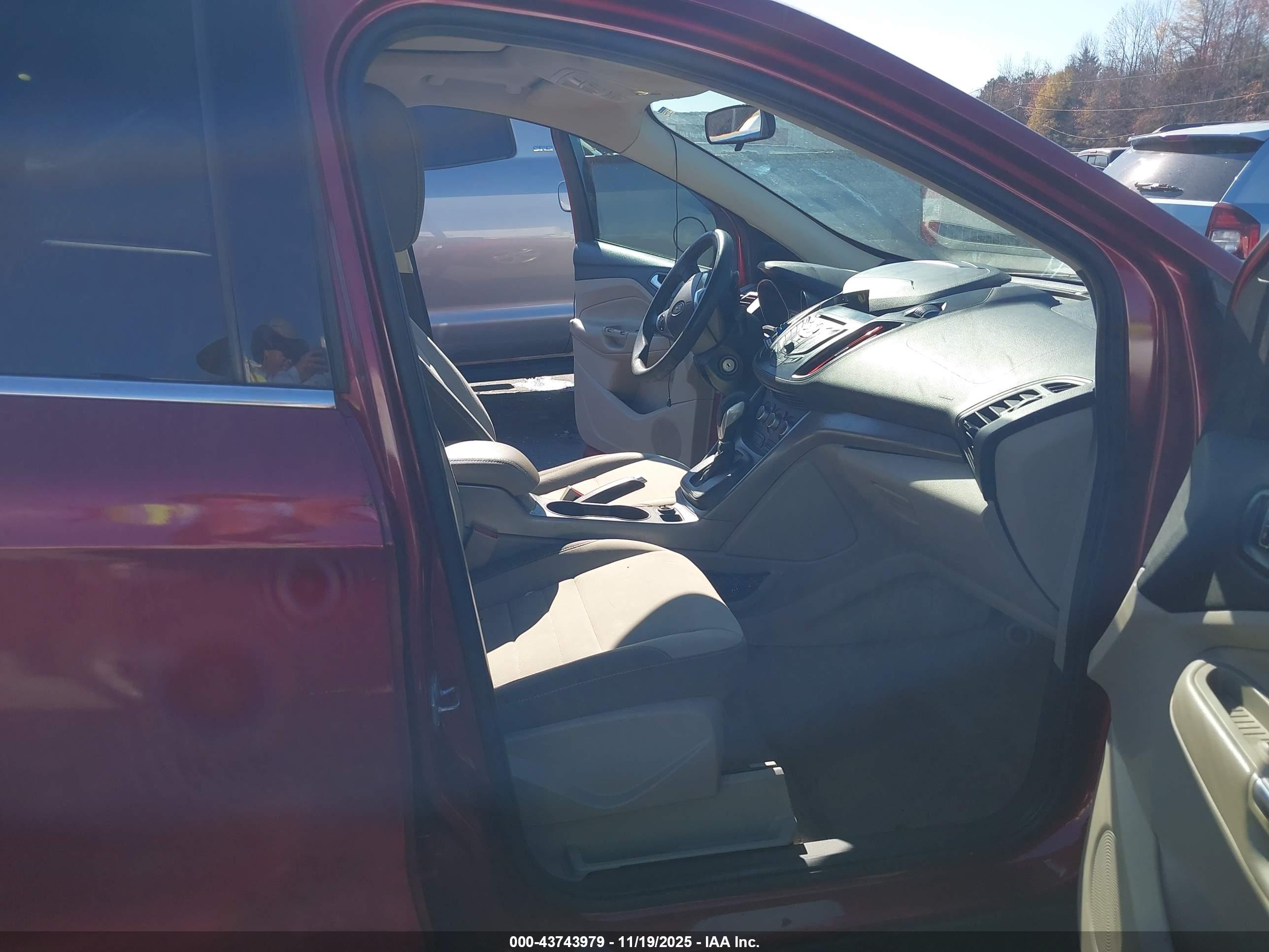 FORD ESCAPE image 5