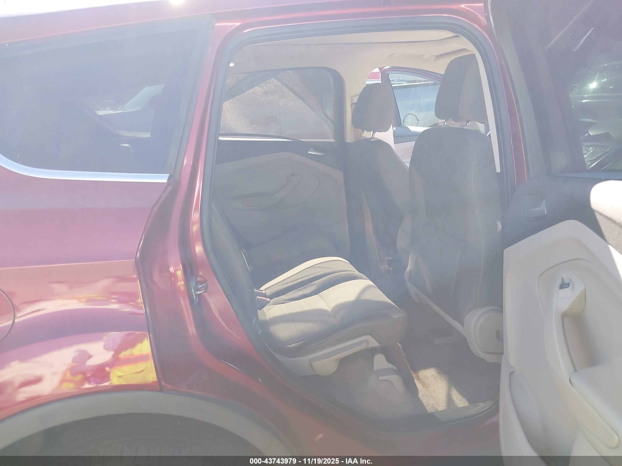 FORD ESCAPE image 8