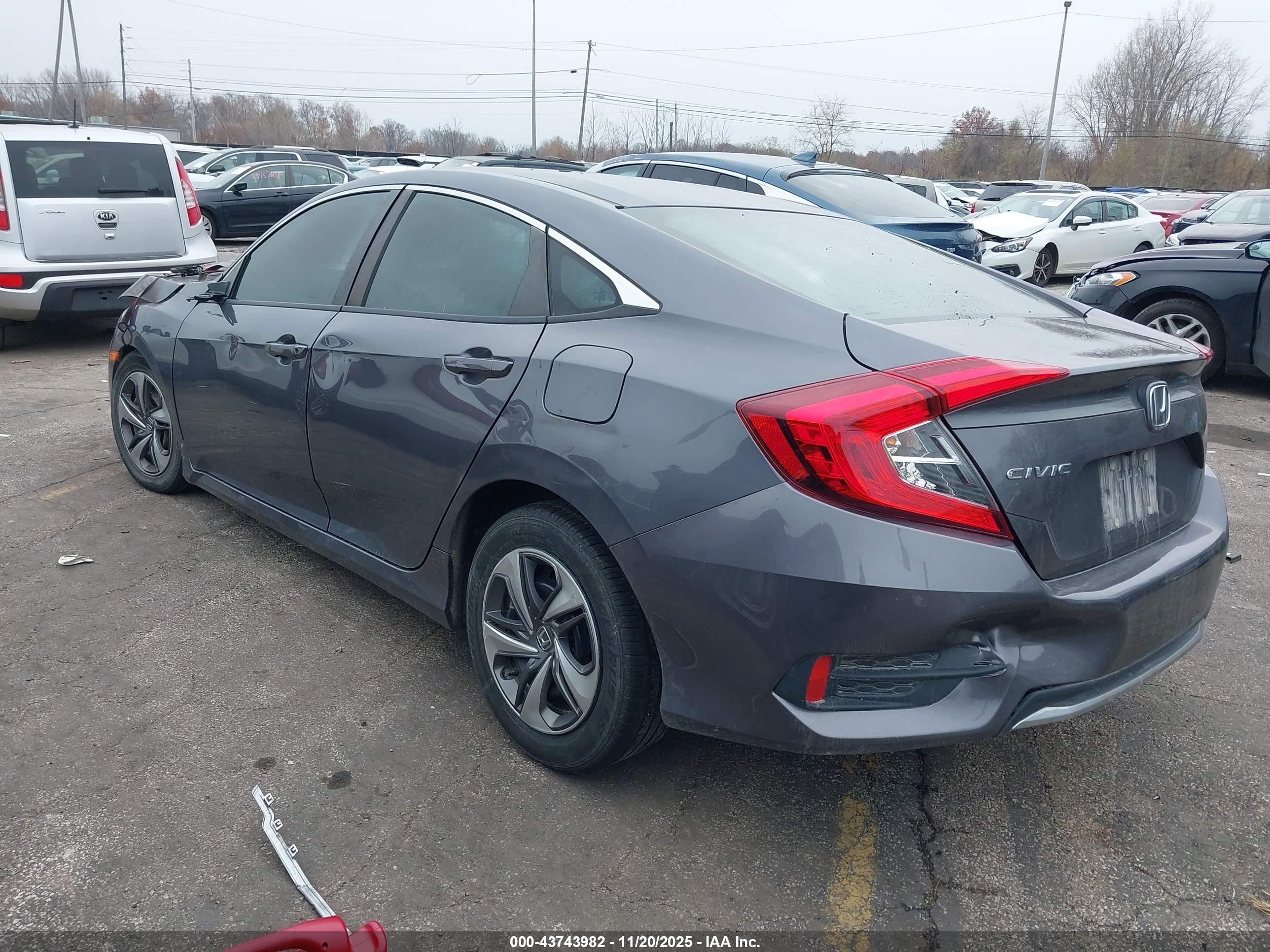 HONDA CIVIC image 3