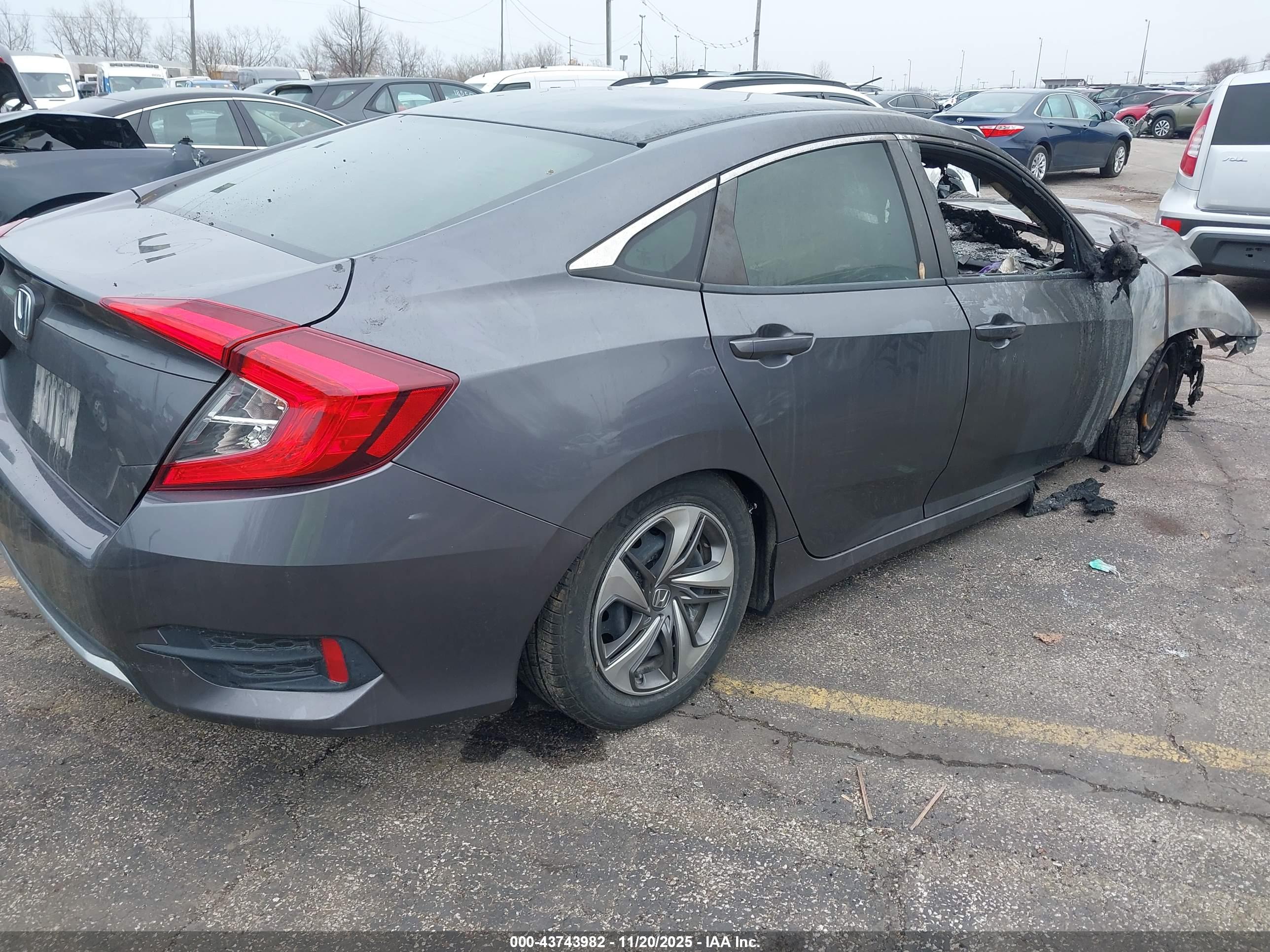 HONDA CIVIC image 4