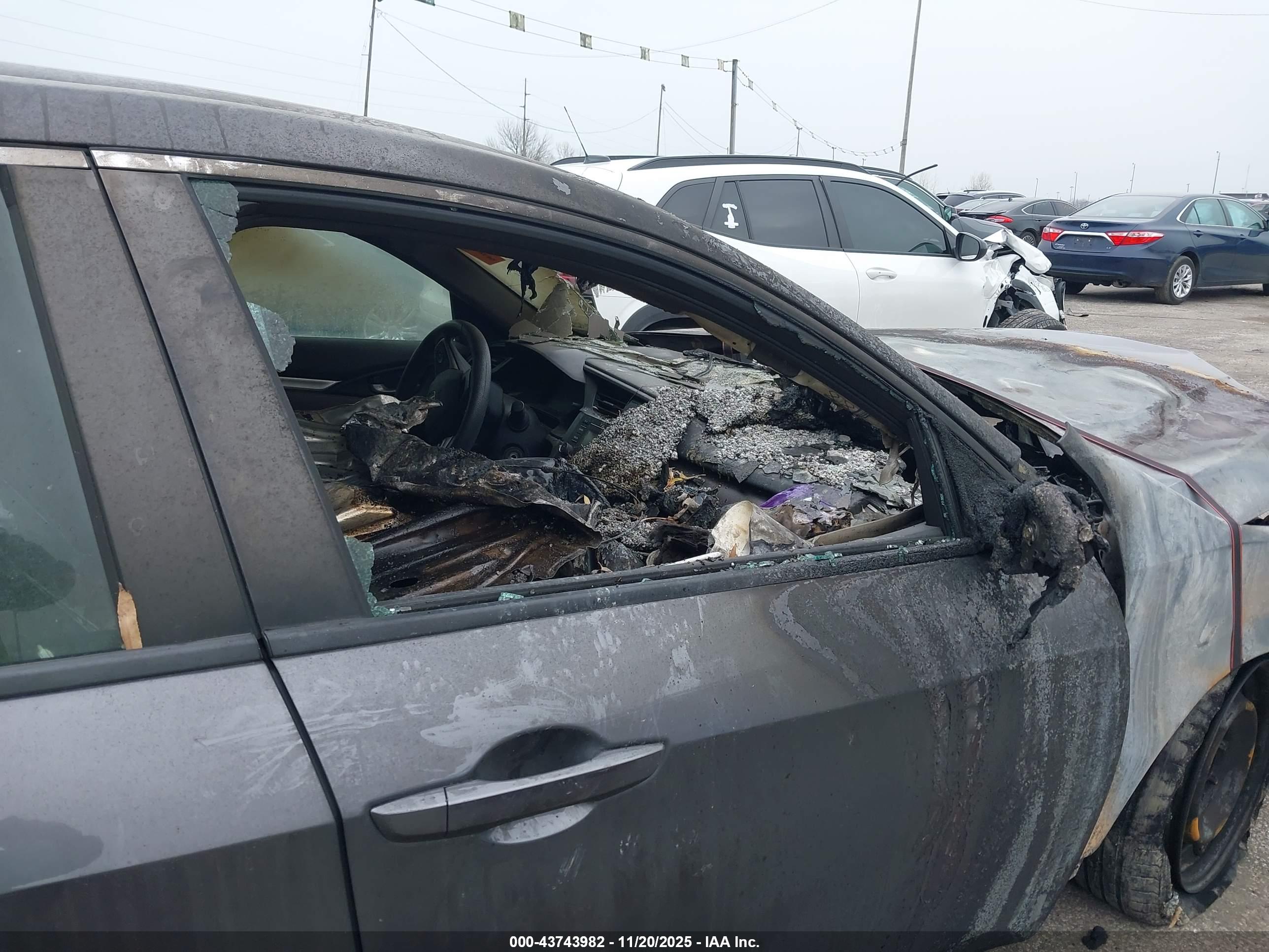 HONDA CIVIC image 5