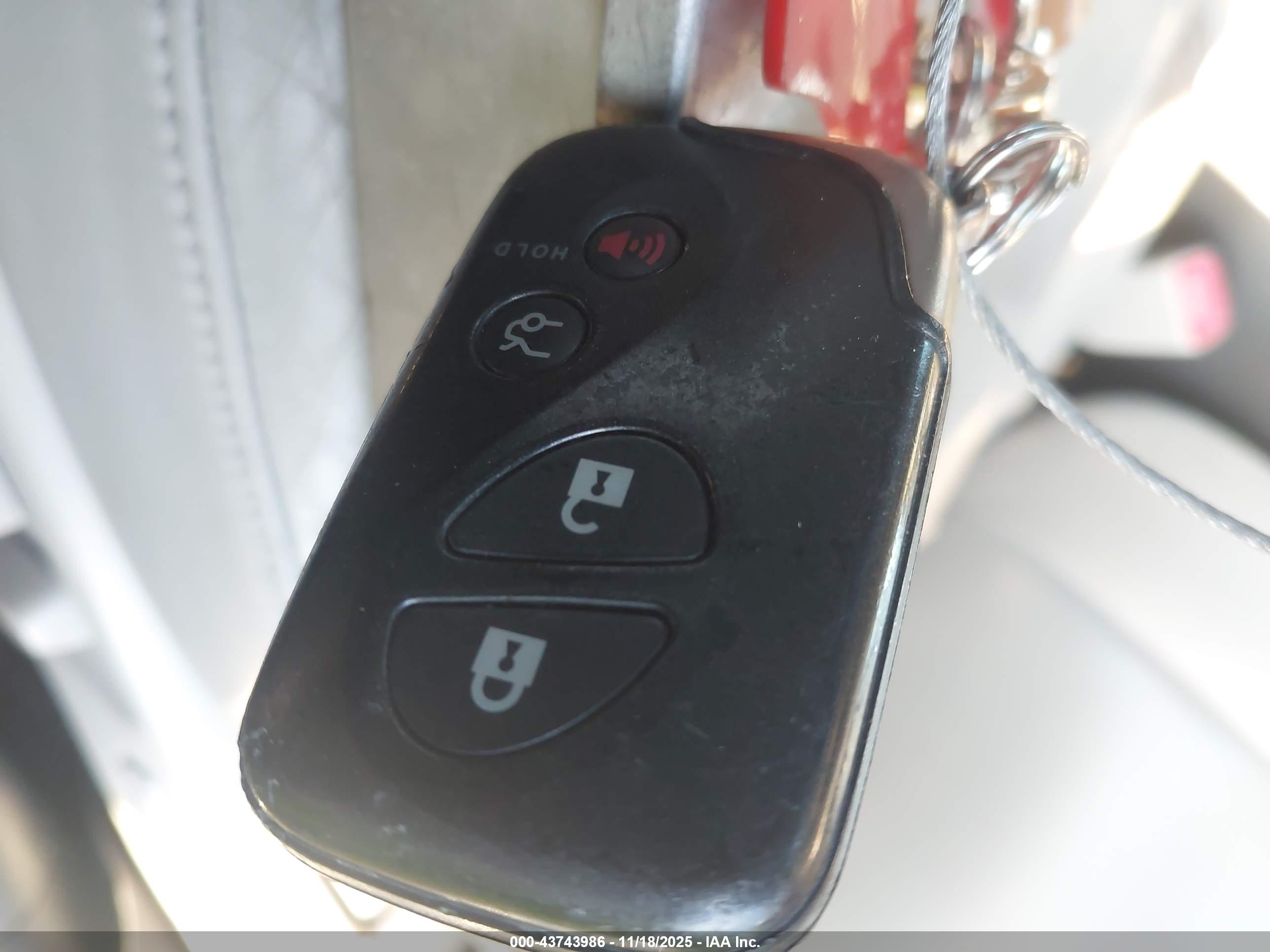 LEXUS ES image 11