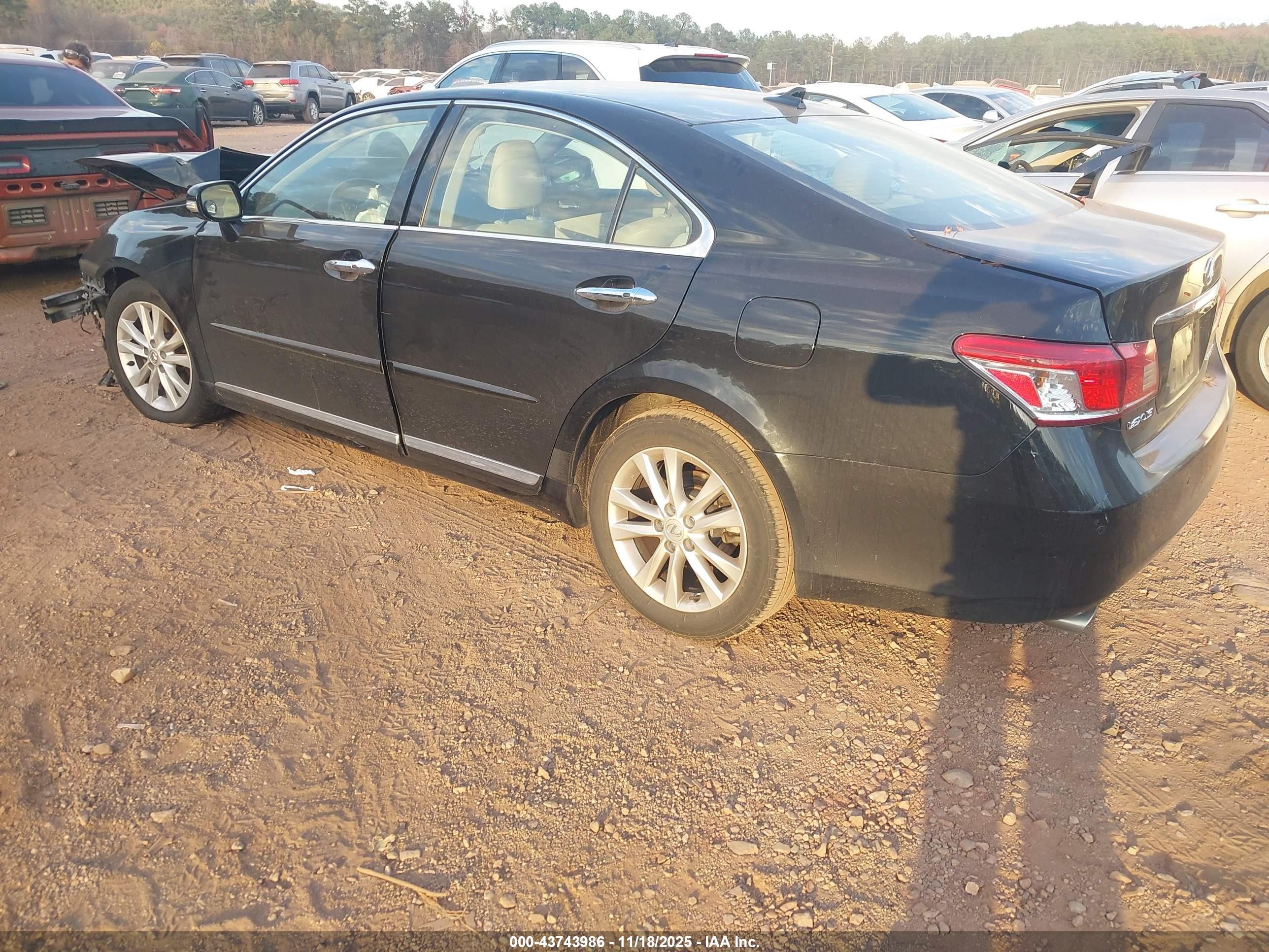 LEXUS ES image 3