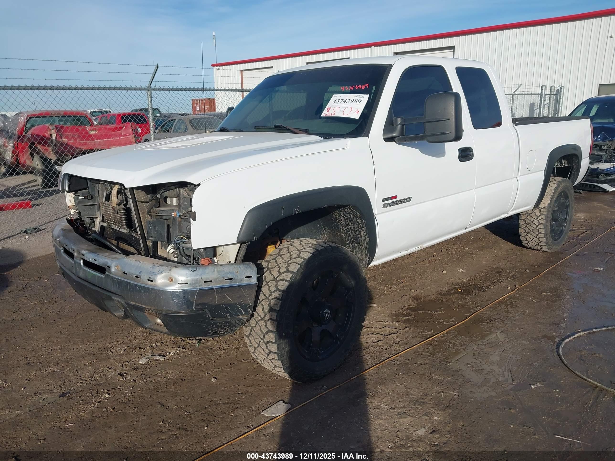 CHEVROLET SILVERADO image 2