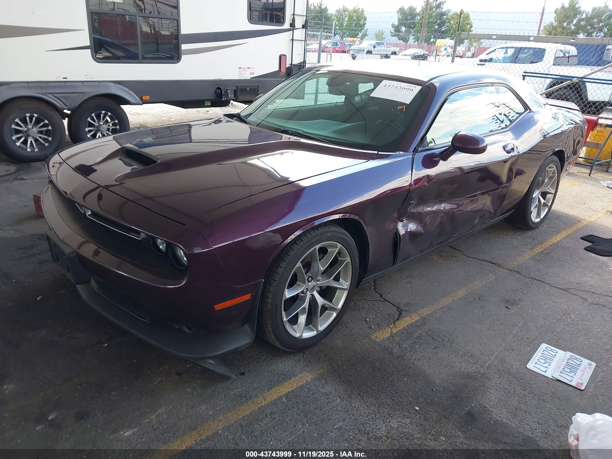 DODGE CHALLENGER image 2