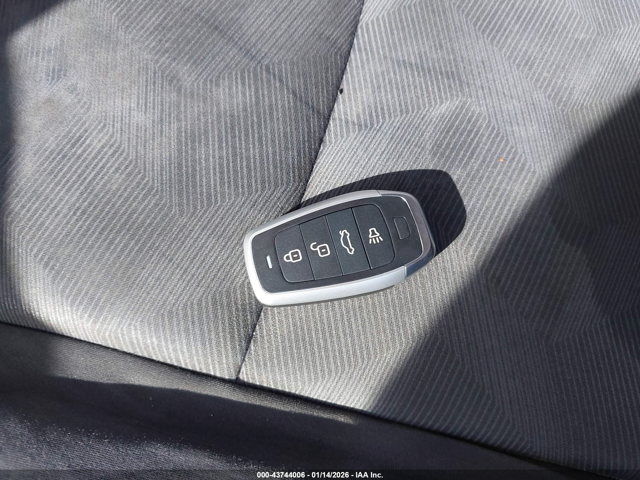 NISSAN ROGUE image 11