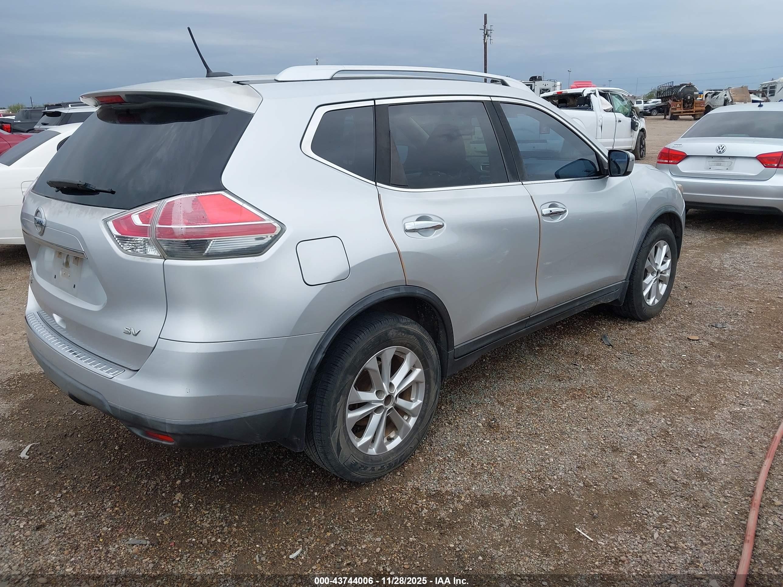 NISSAN ROGUE image 4