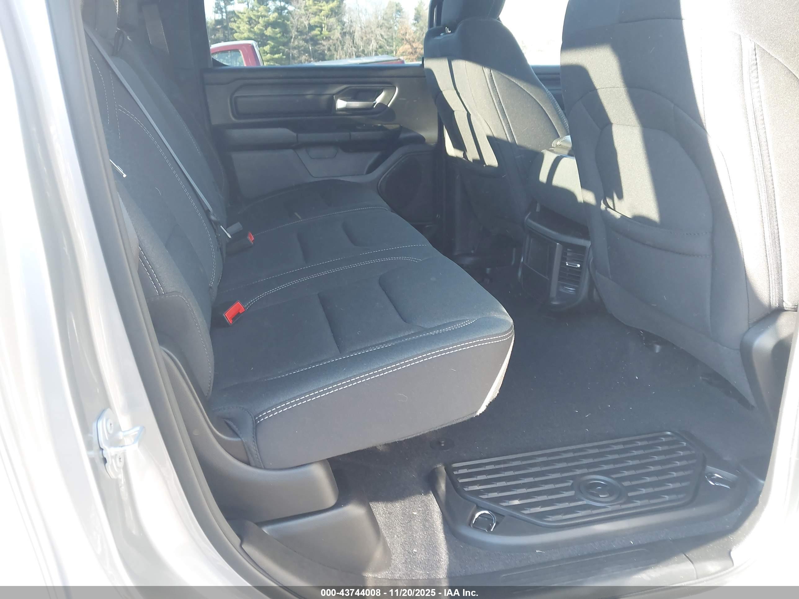 RAM 1500 image 8