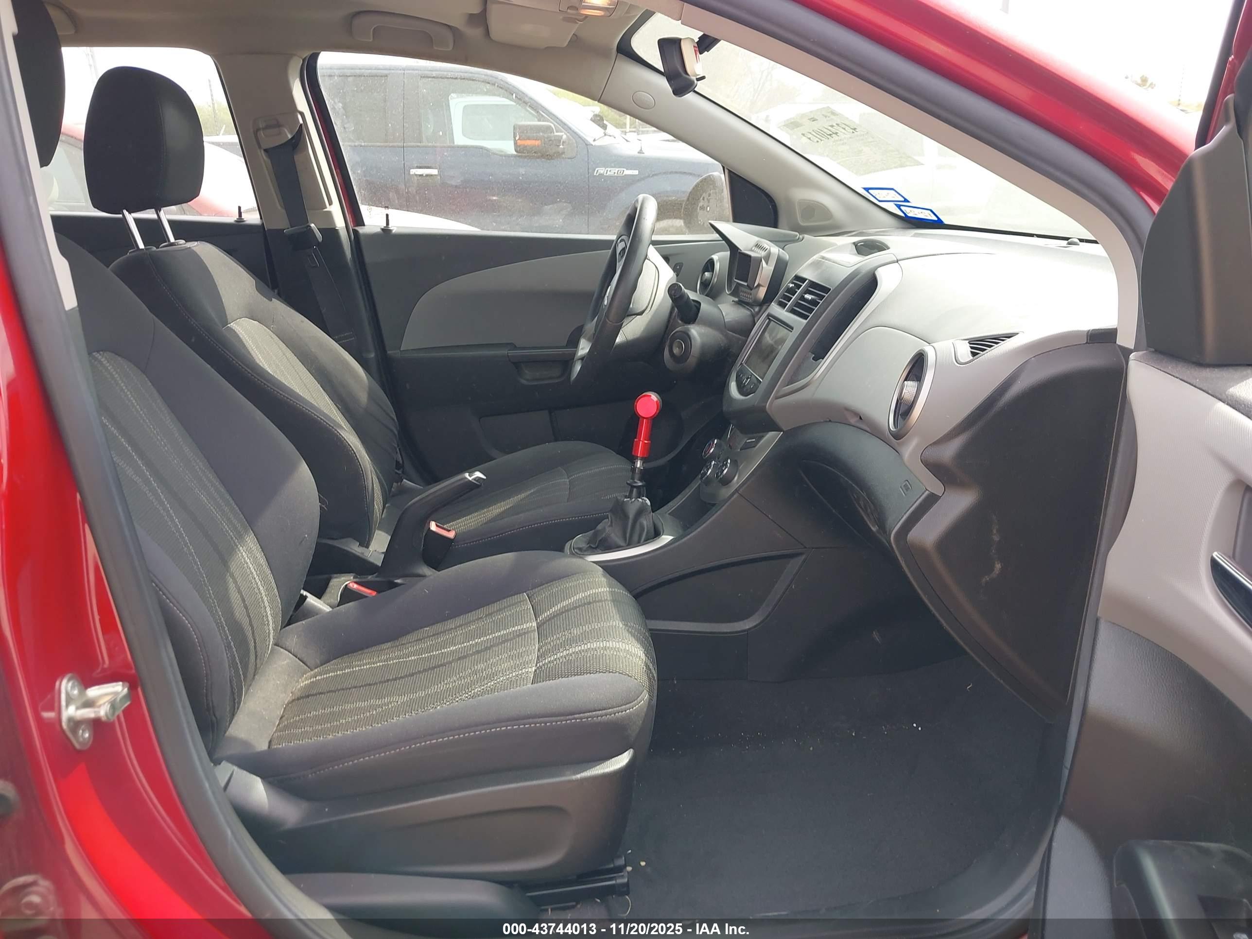 CHEVROLET SONIC image 5