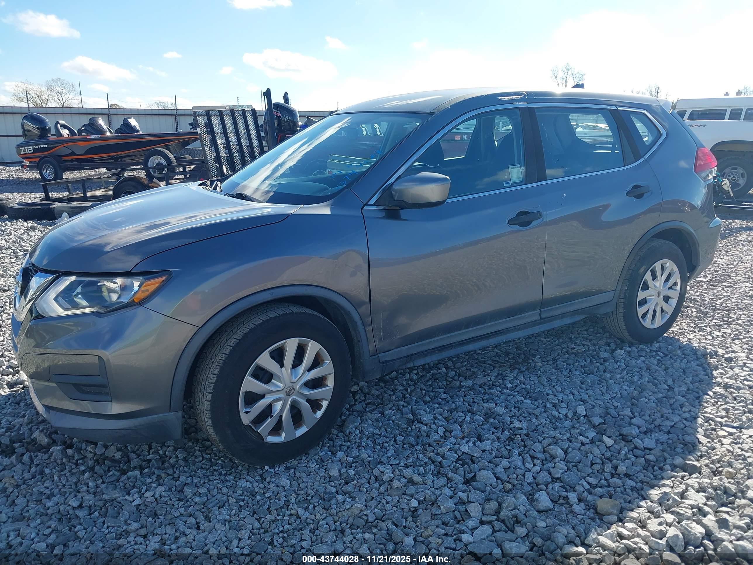 NISSAN ROGUE image 2