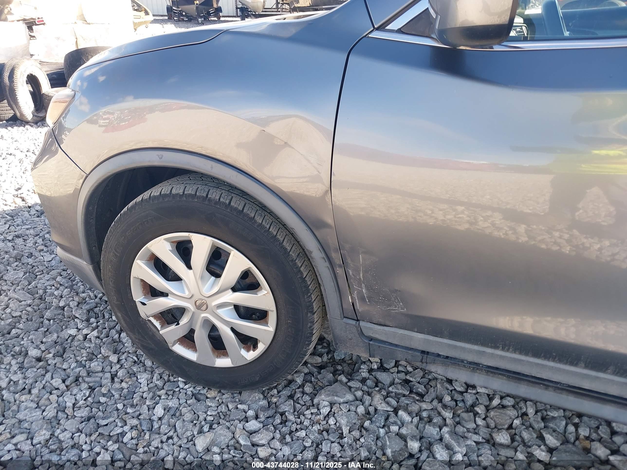 NISSAN ROGUE image 6