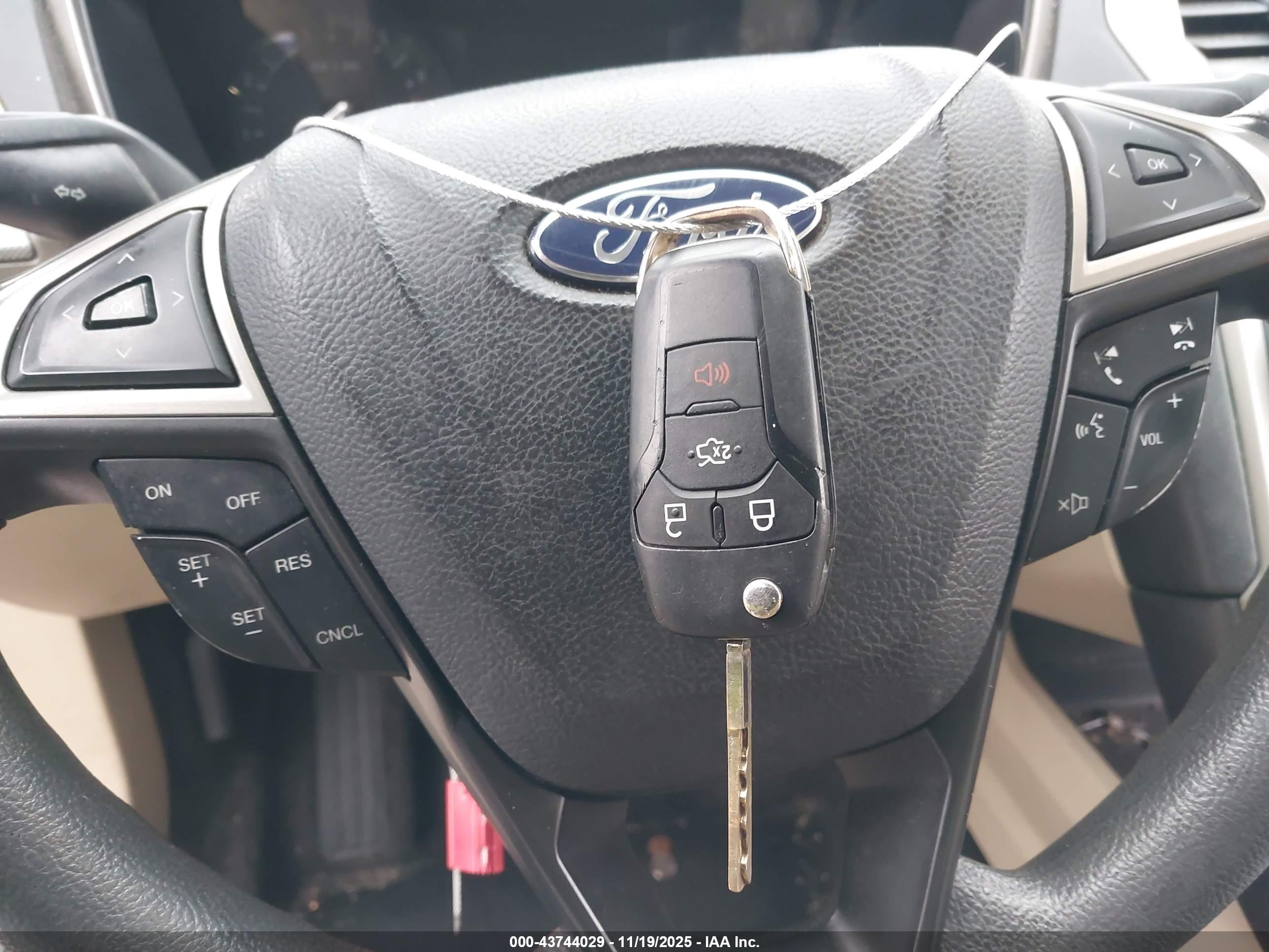 FORD FUSION image 11