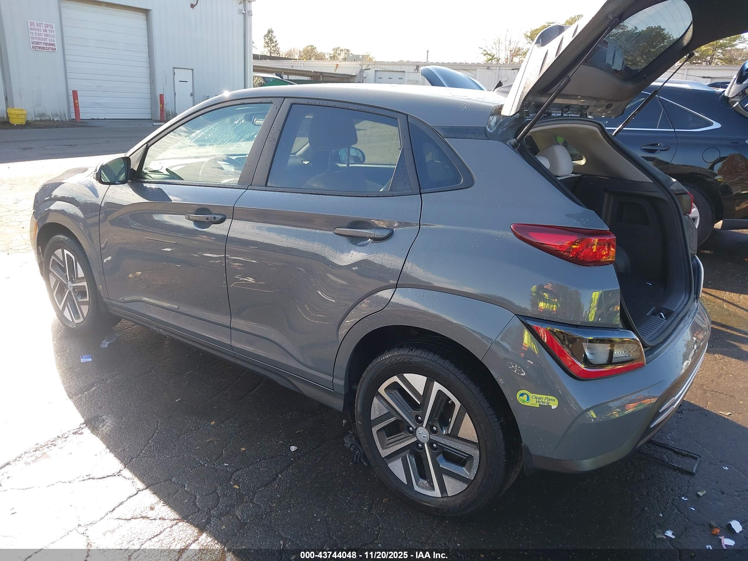 HYUNDAI KONA image 3