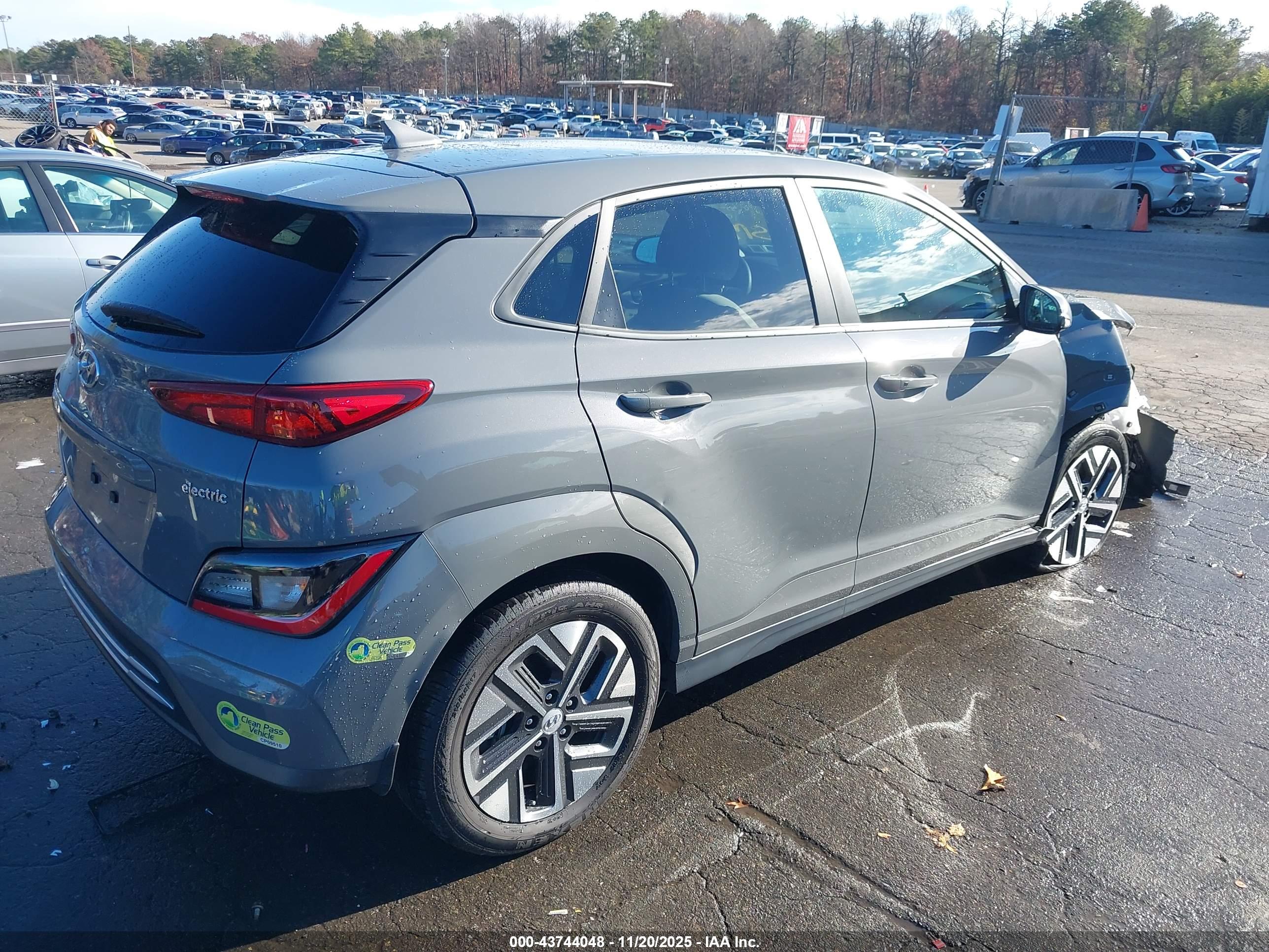 HYUNDAI KONA image 4