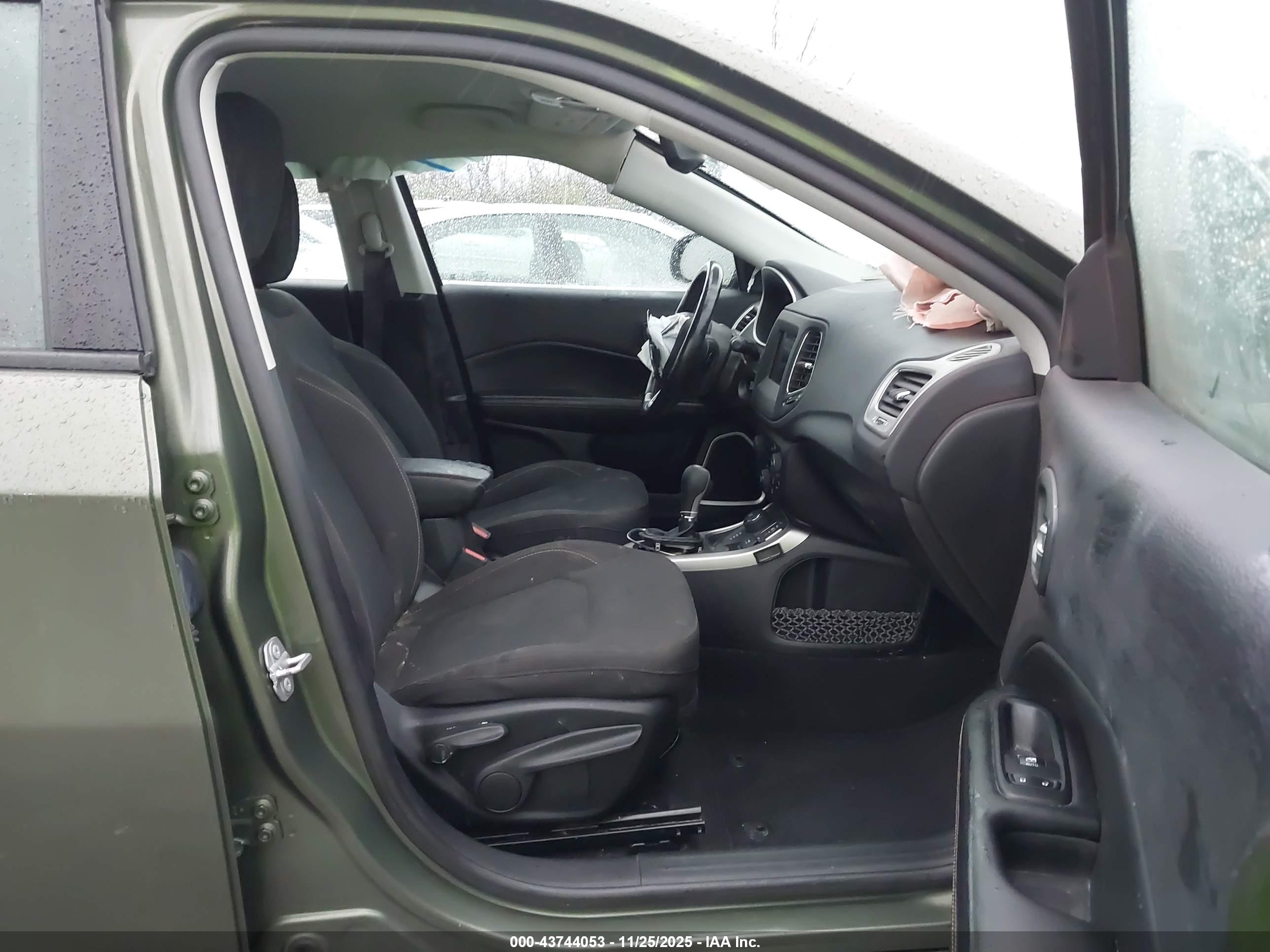 JEEP COMPASS image 5