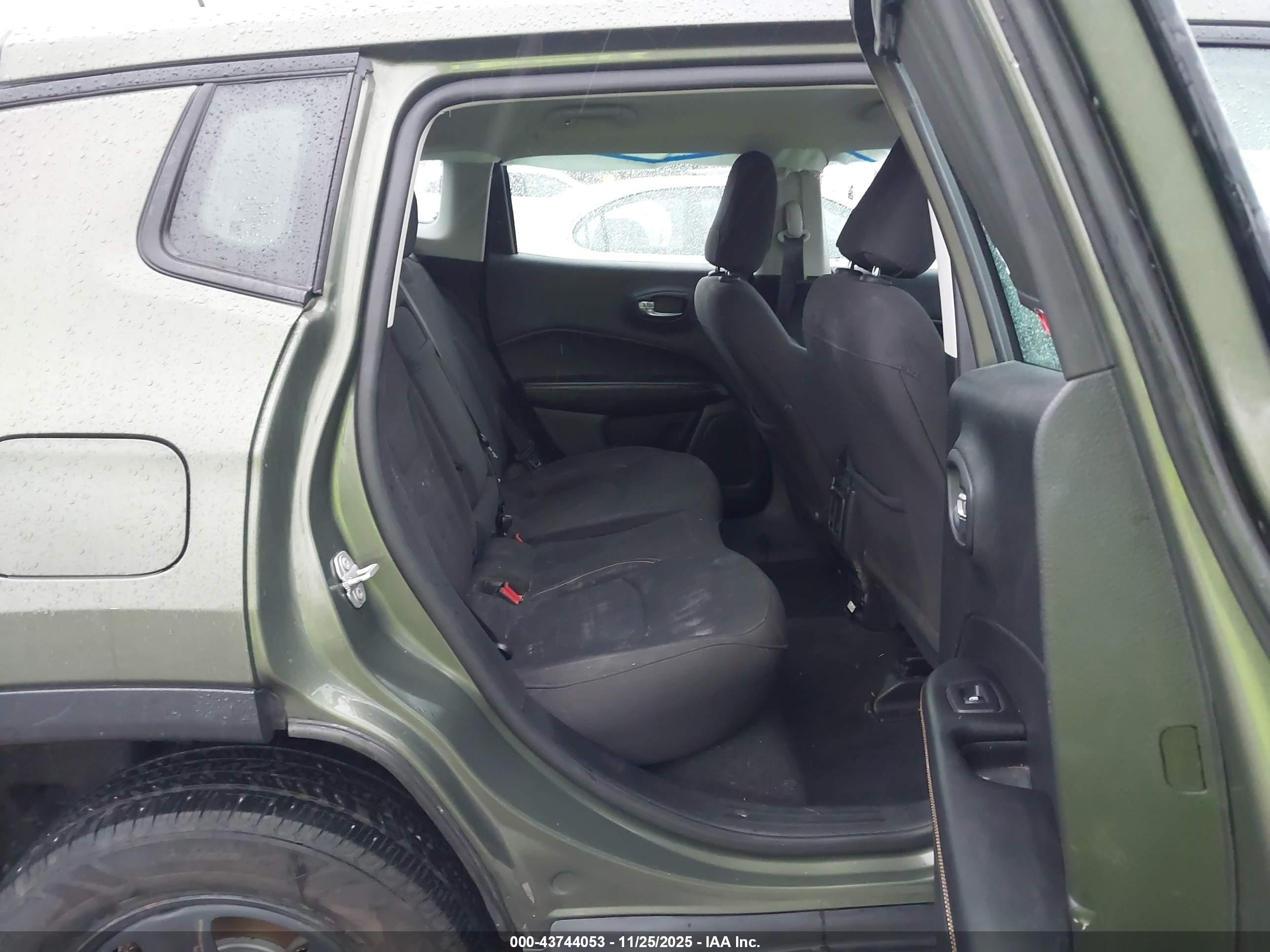 JEEP COMPASS image 8