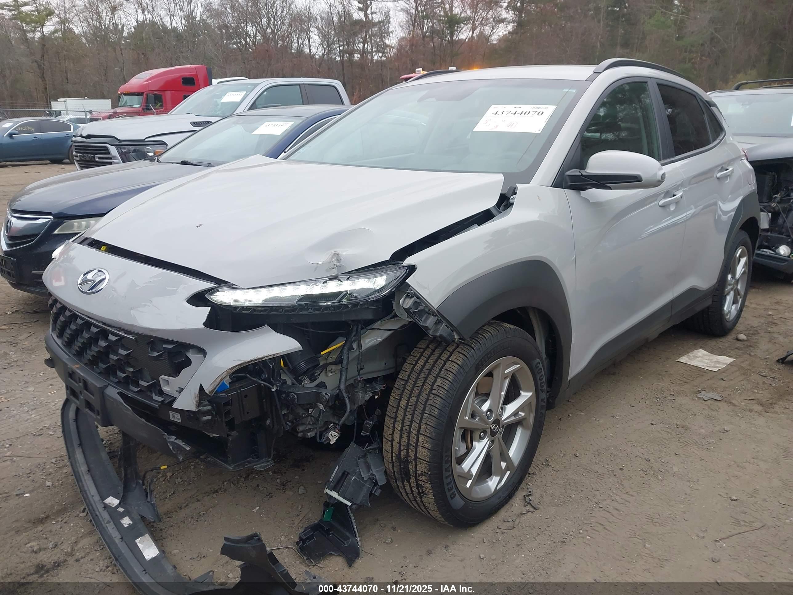 HYUNDAI KONA image 2