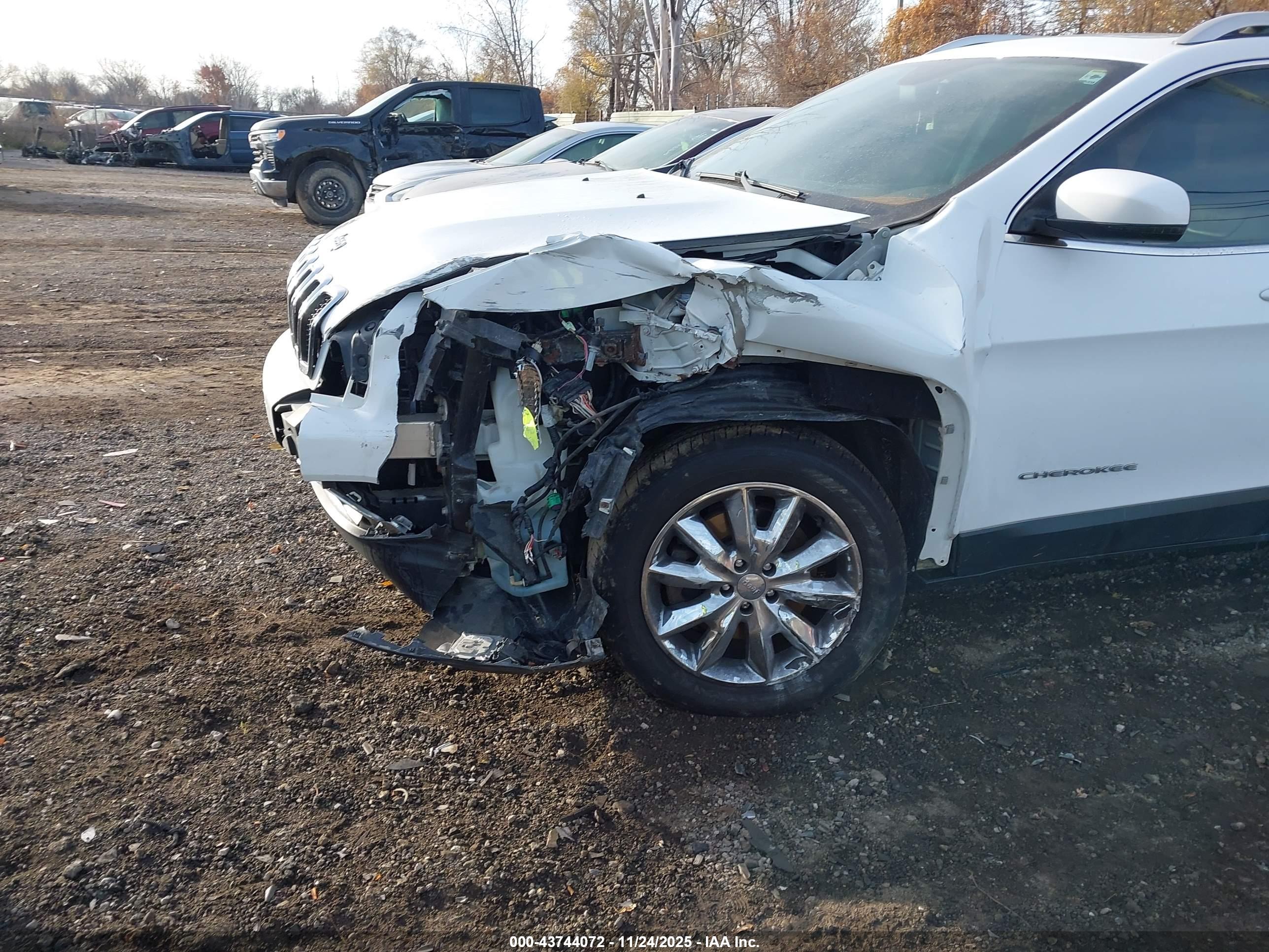 JEEP CHEROKEE image 6