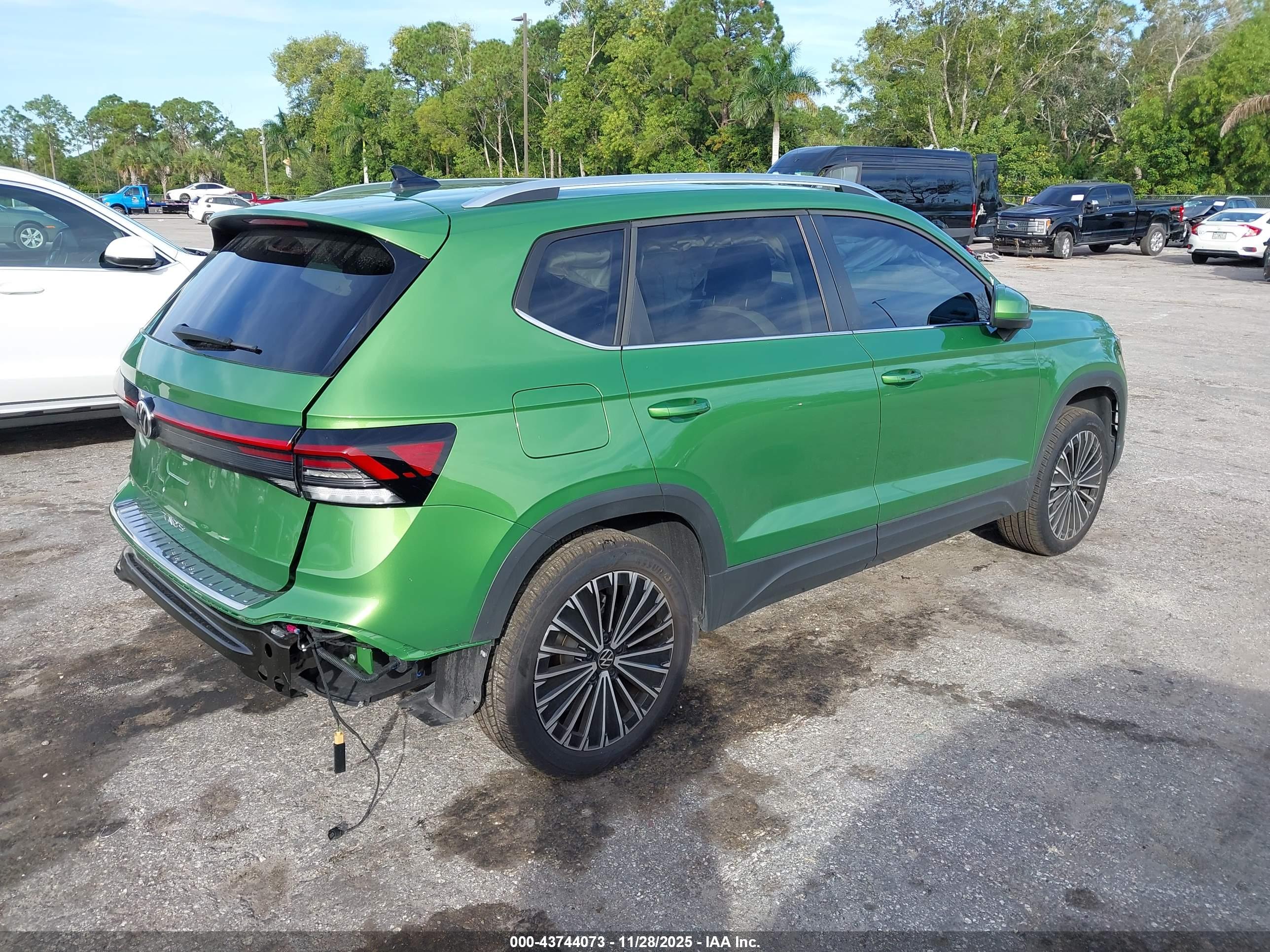 VOLKSWAGEN TAOS image 4