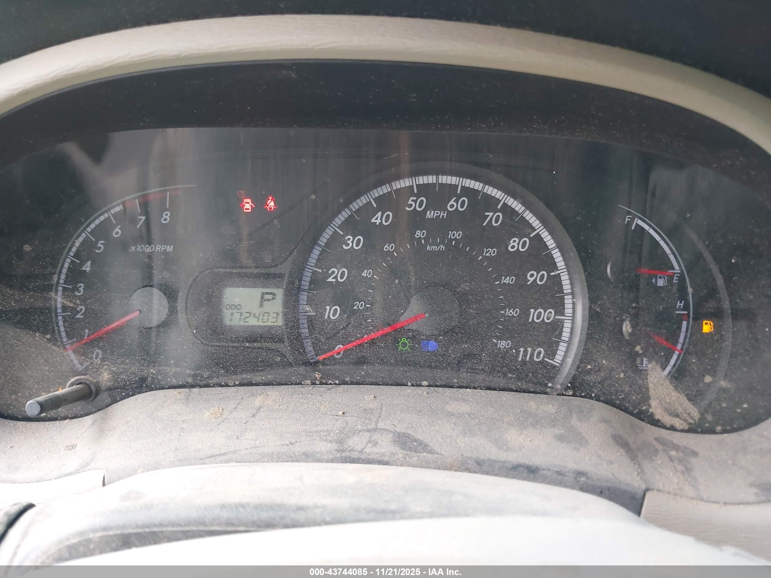 TOYOTA SIENNA image 7