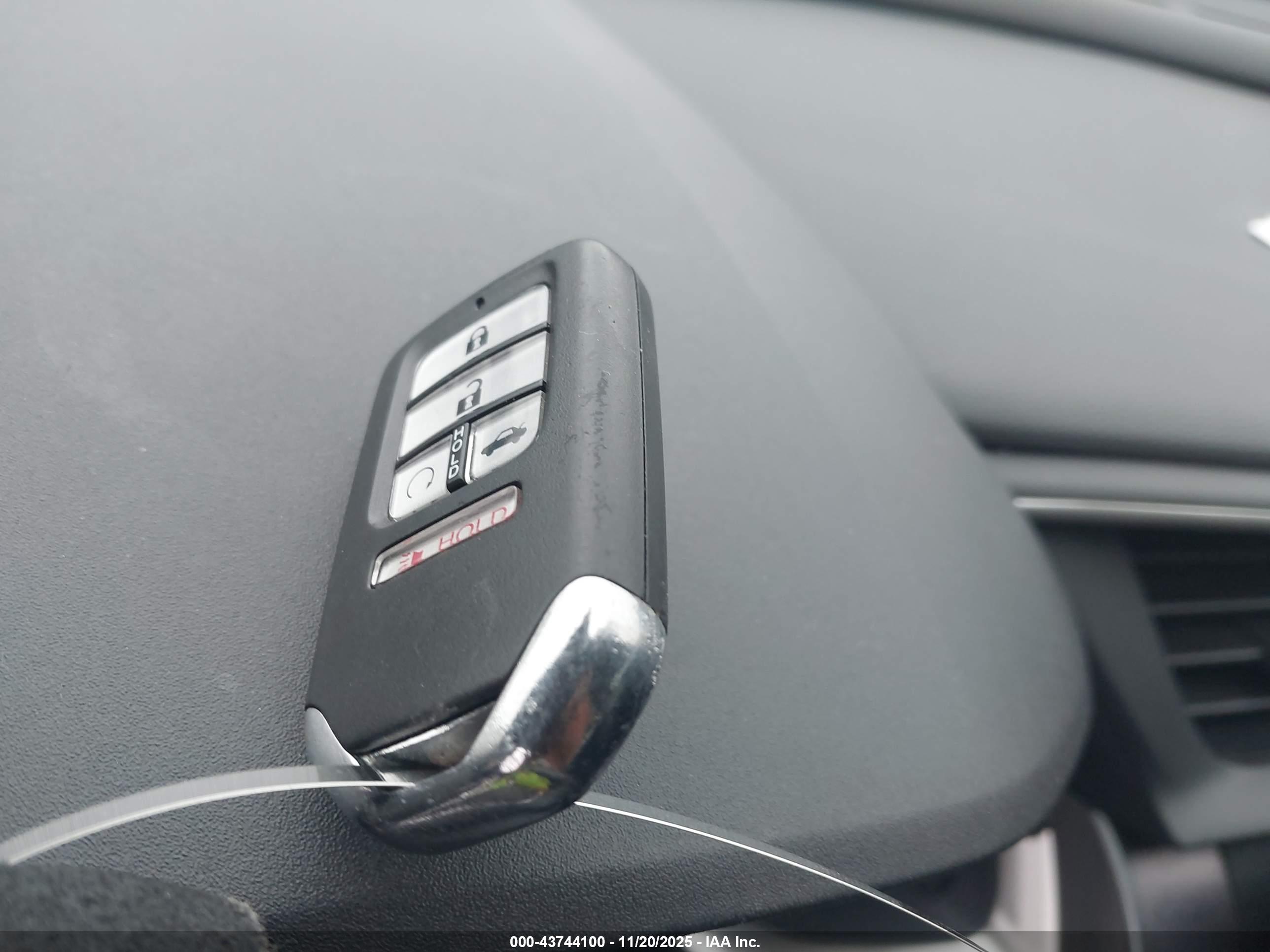 HONDA CIVIC image 11