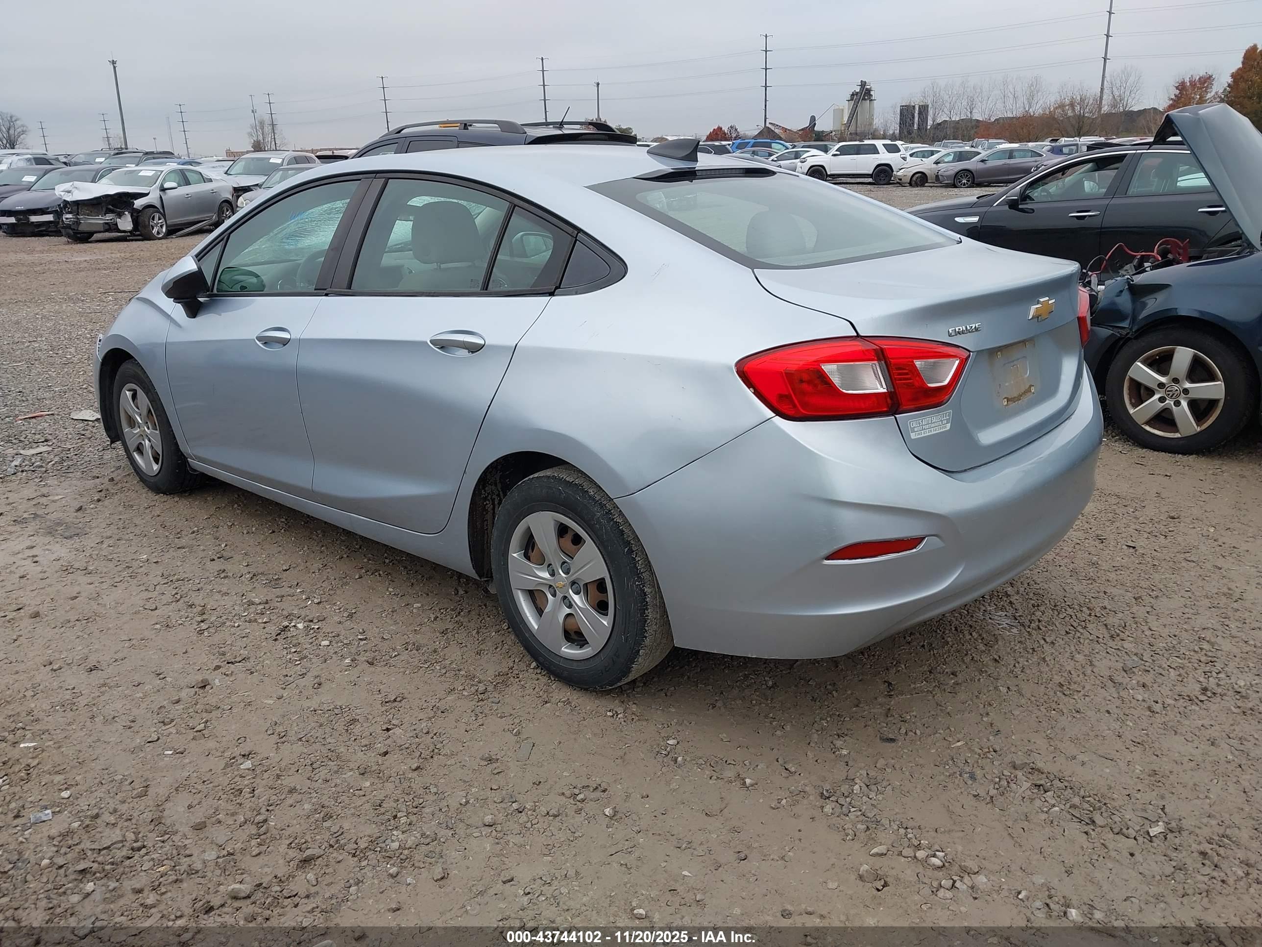 CHEVROLET CRUZE image 3