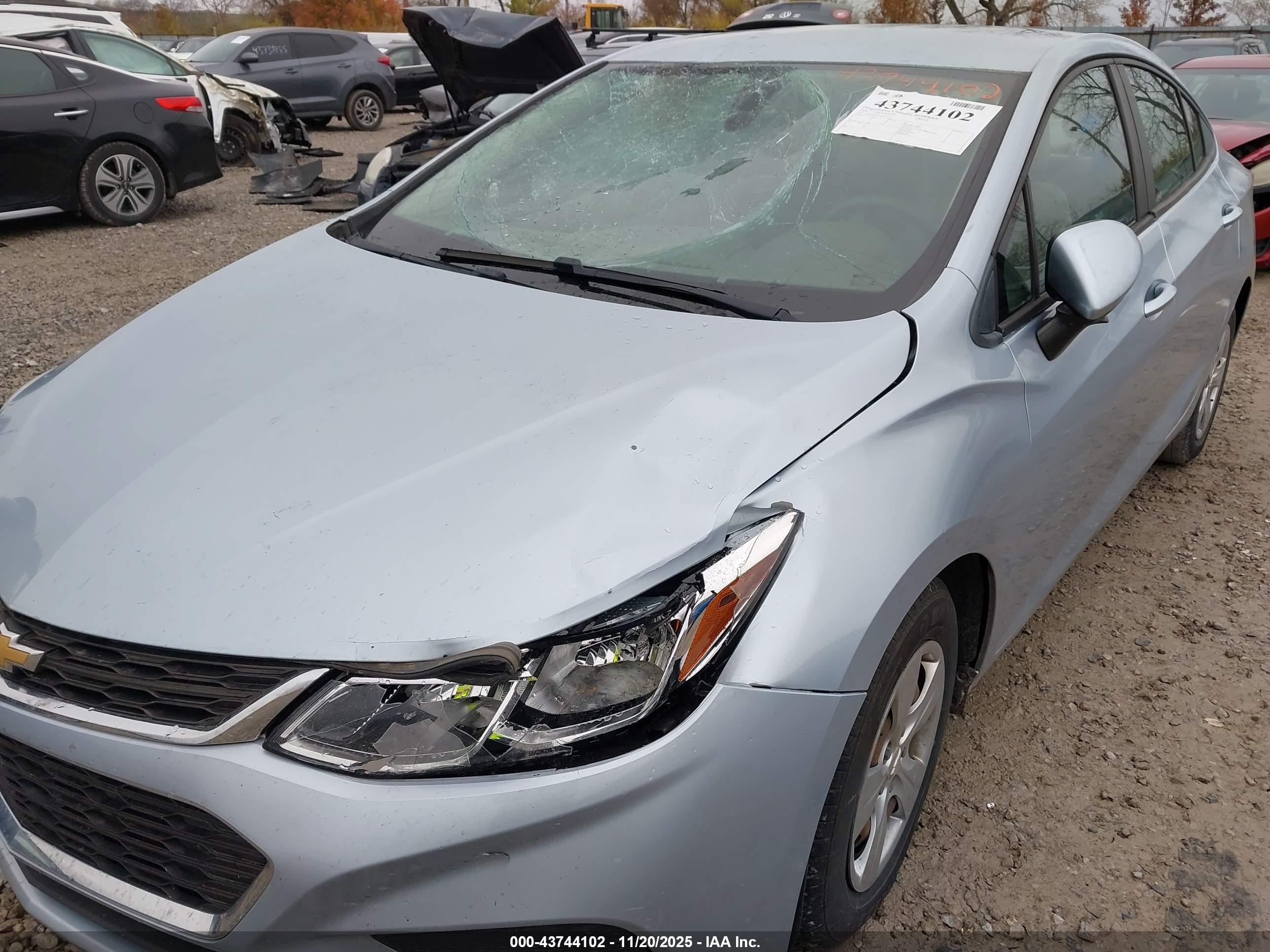 CHEVROLET CRUZE image 6