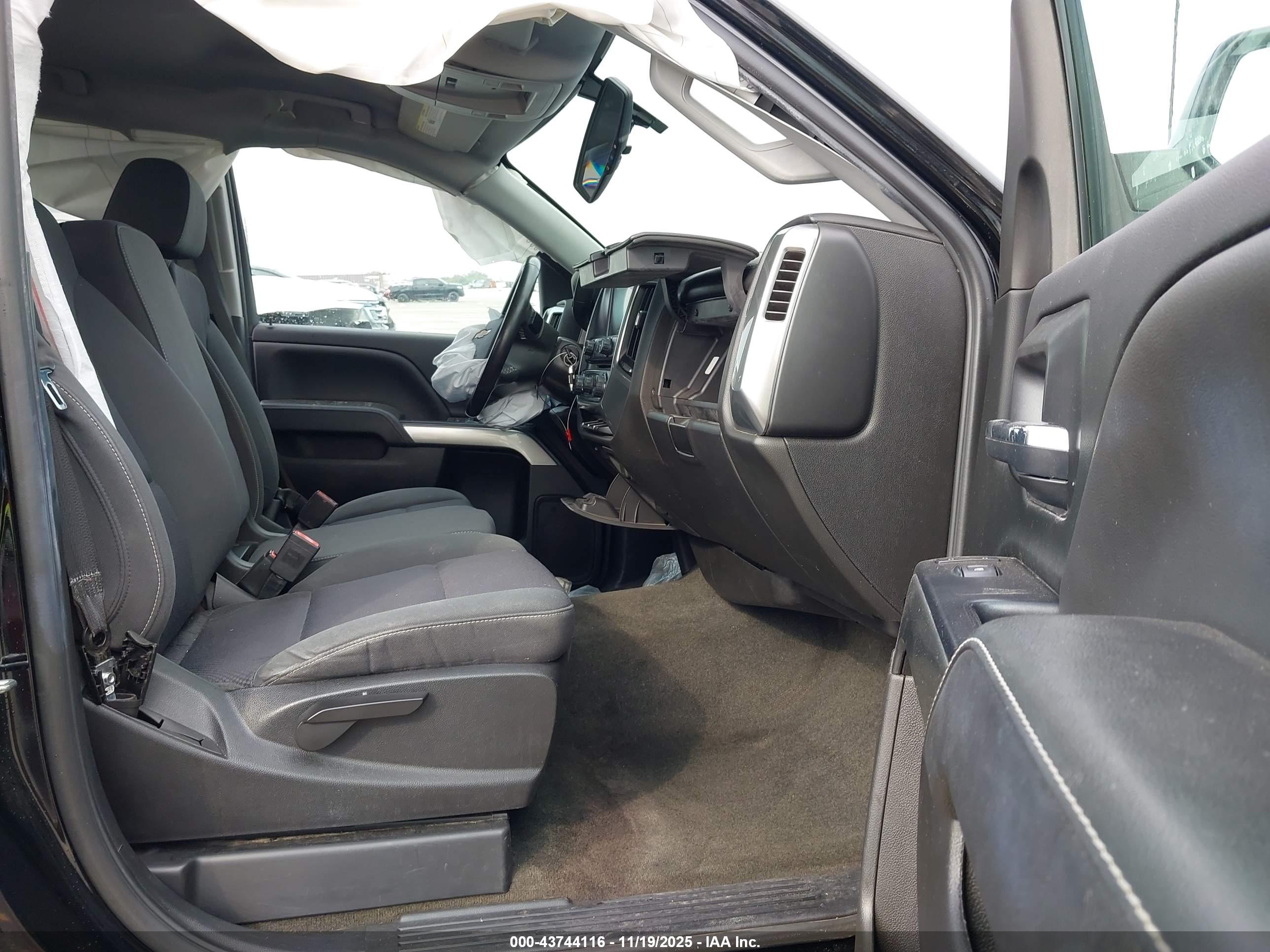 CHEVROLET SILVERADO image 5