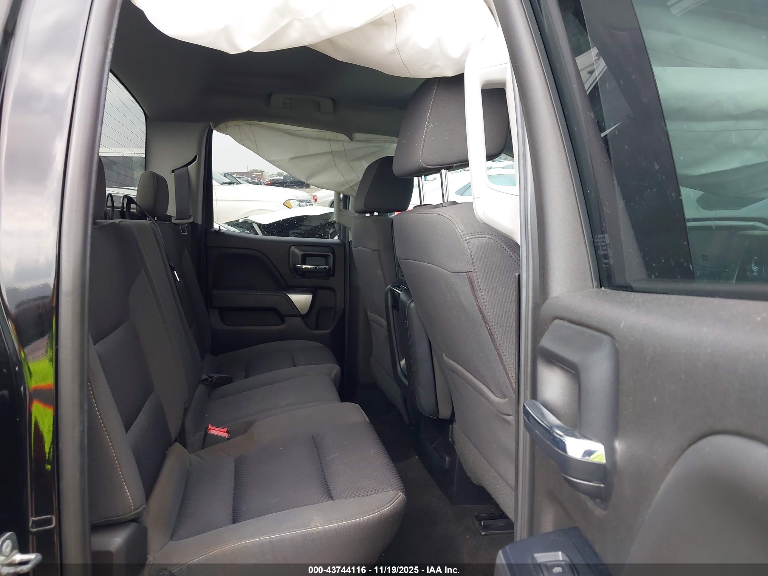 CHEVROLET SILVERADO image 8