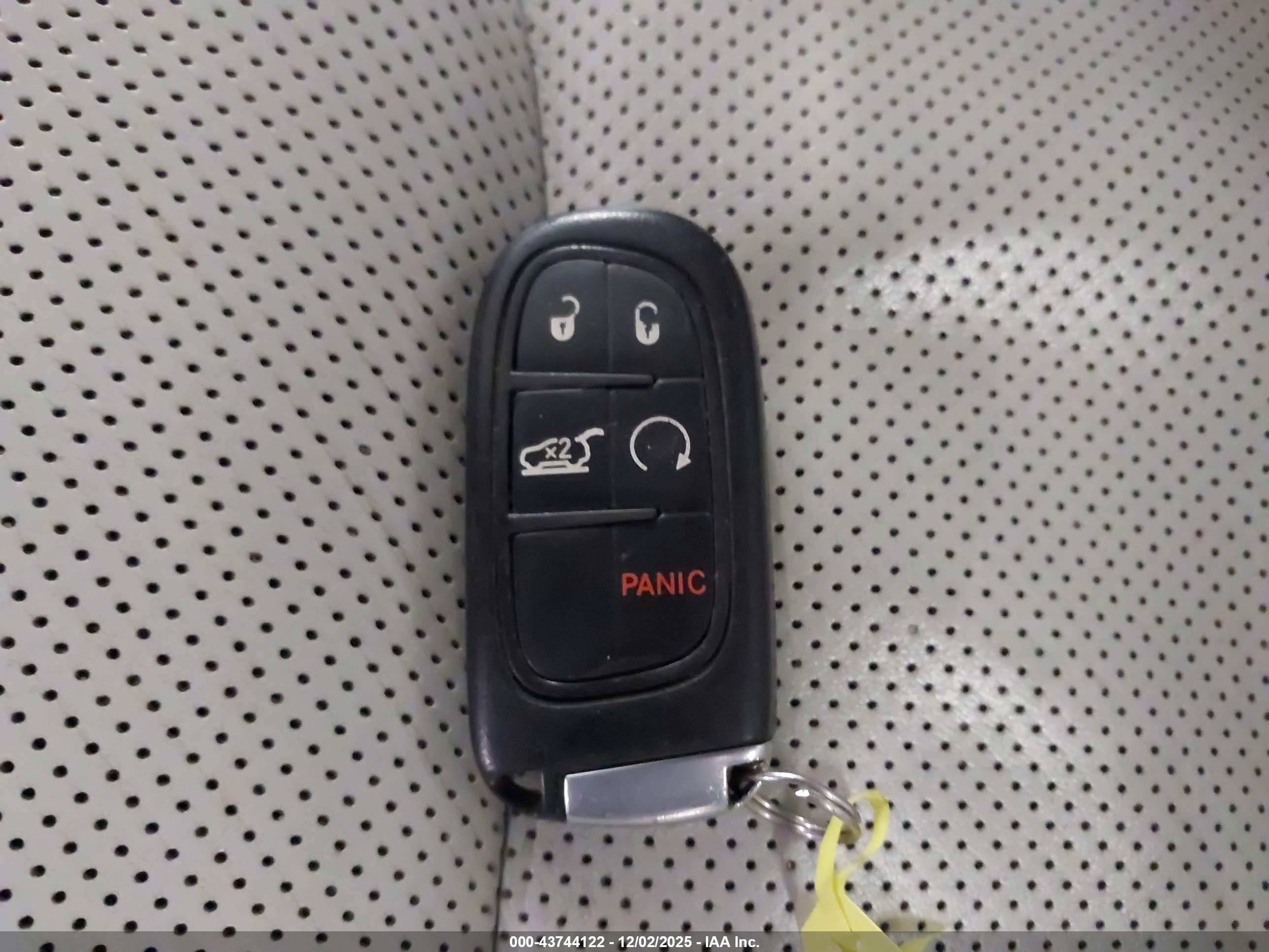 JEEP CHEROKEE image 11
