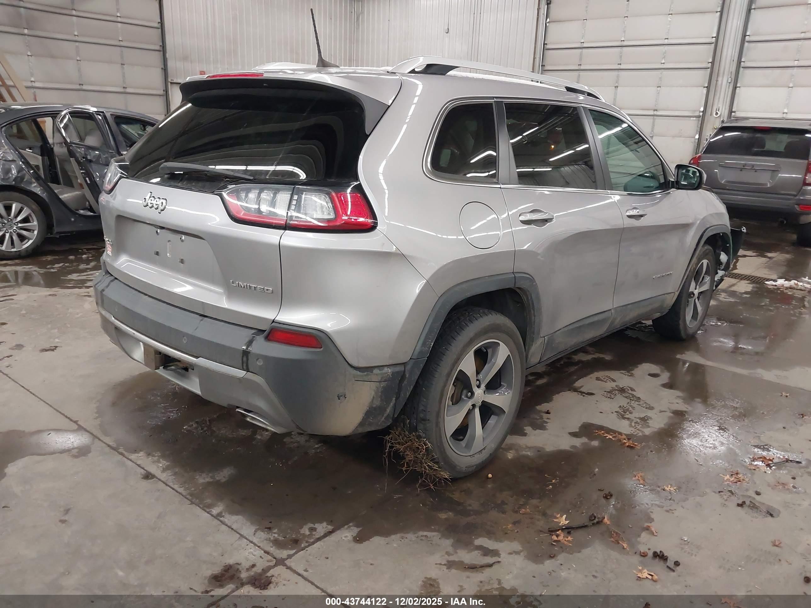 JEEP CHEROKEE image 4