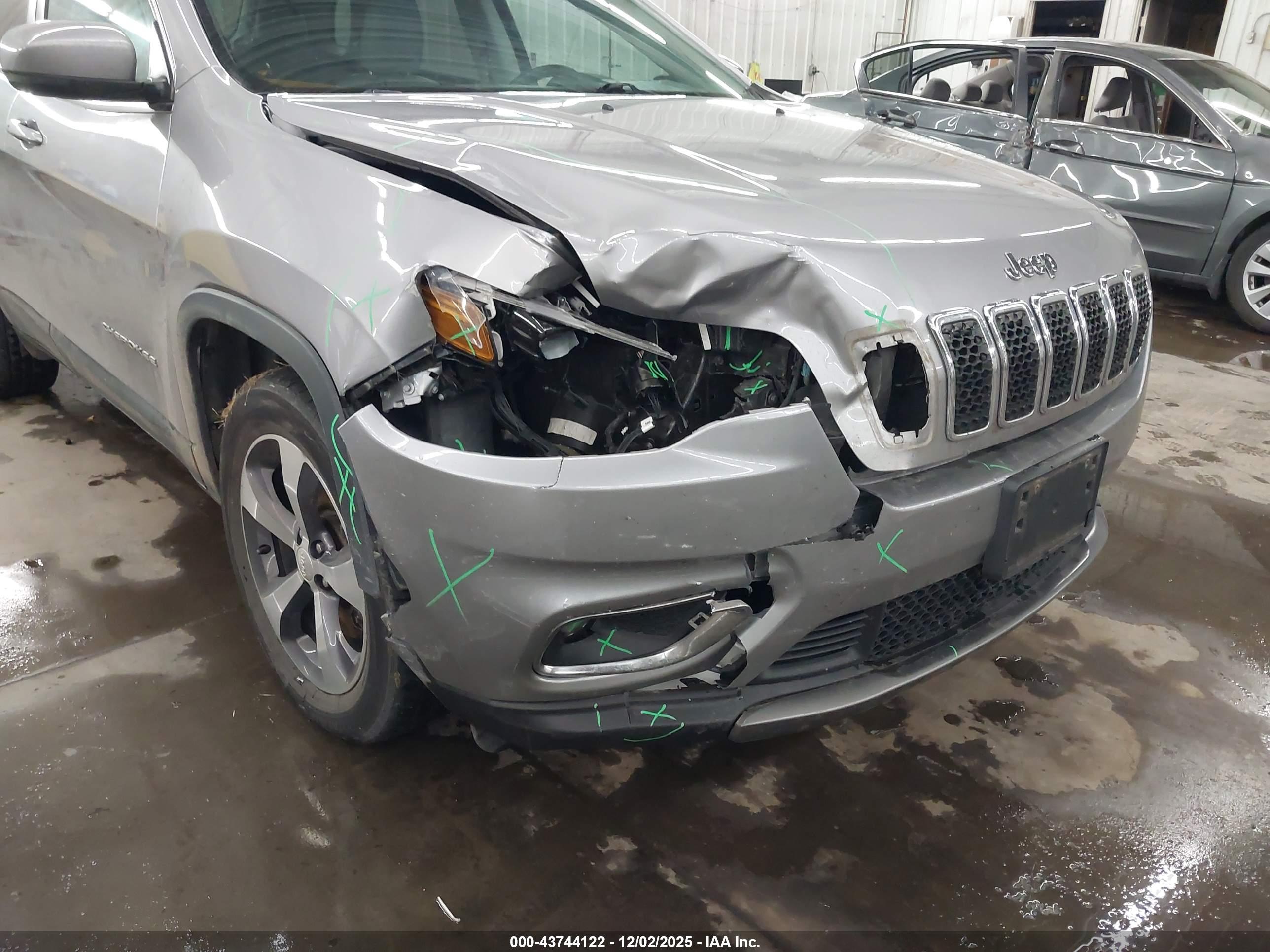 JEEP CHEROKEE image 6