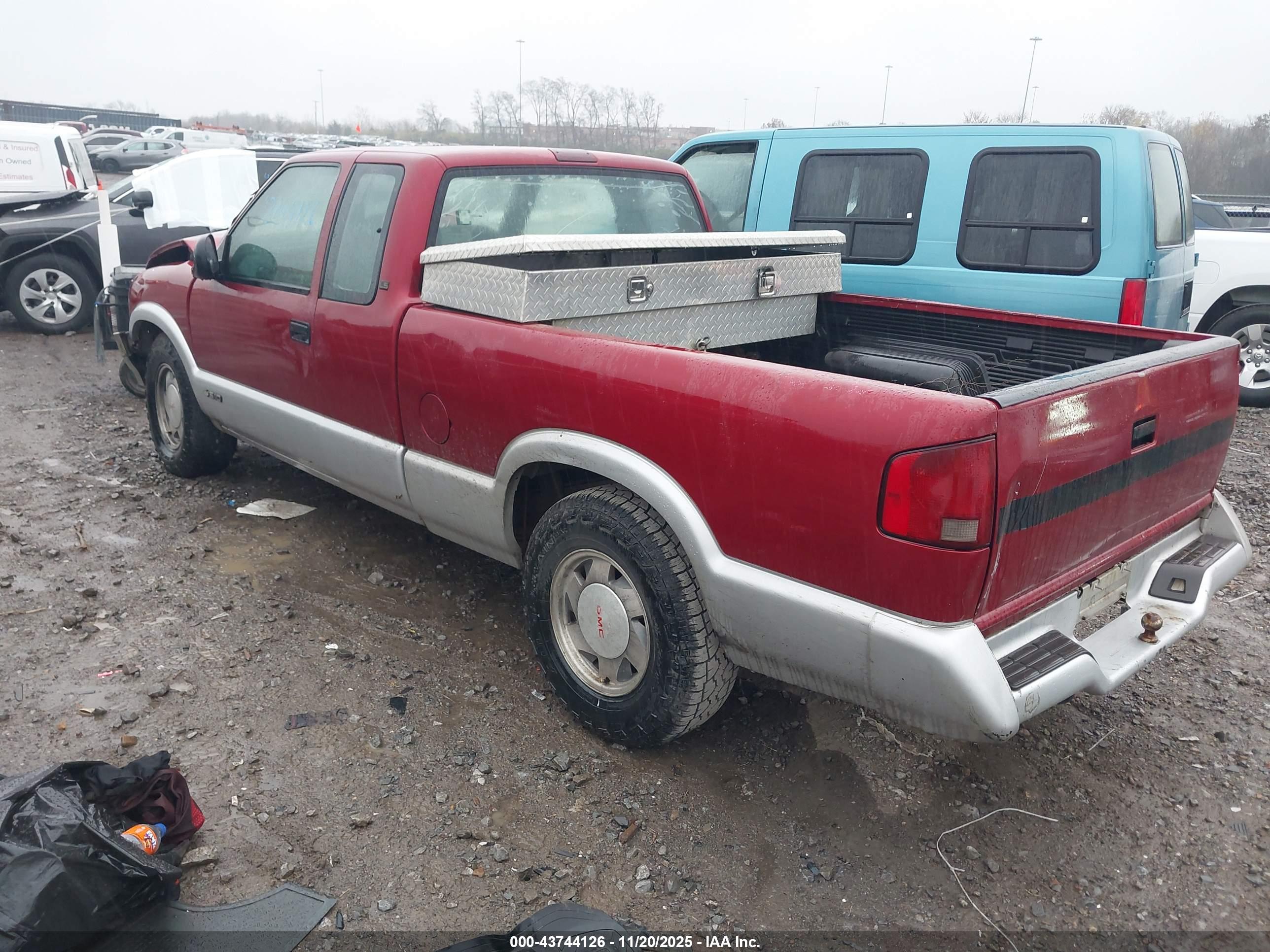 CHEVROLET S image 3