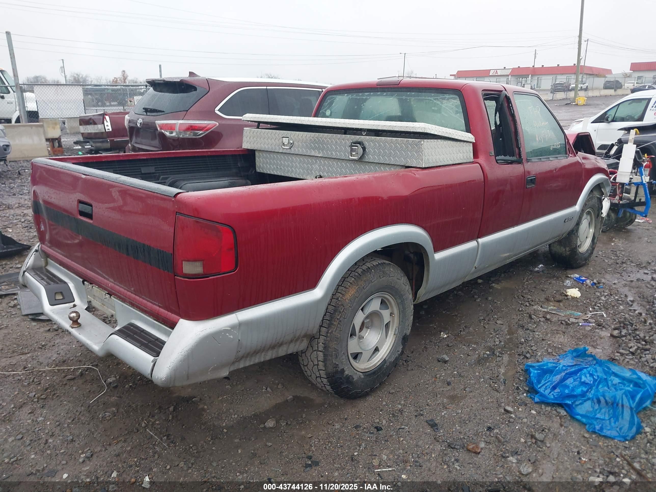 CHEVROLET S image 4