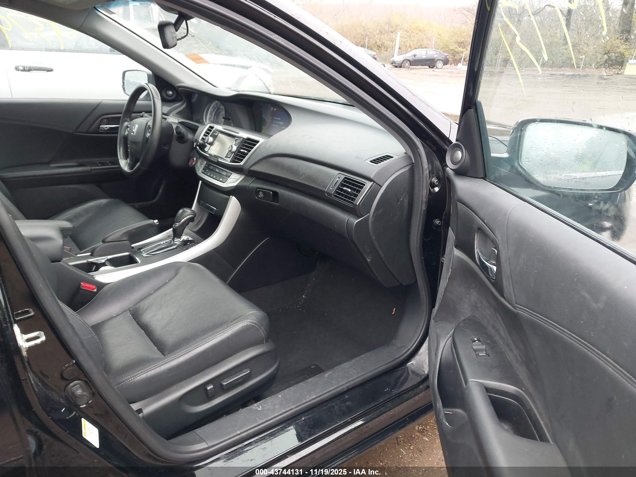 HONDA ACCORD image 5