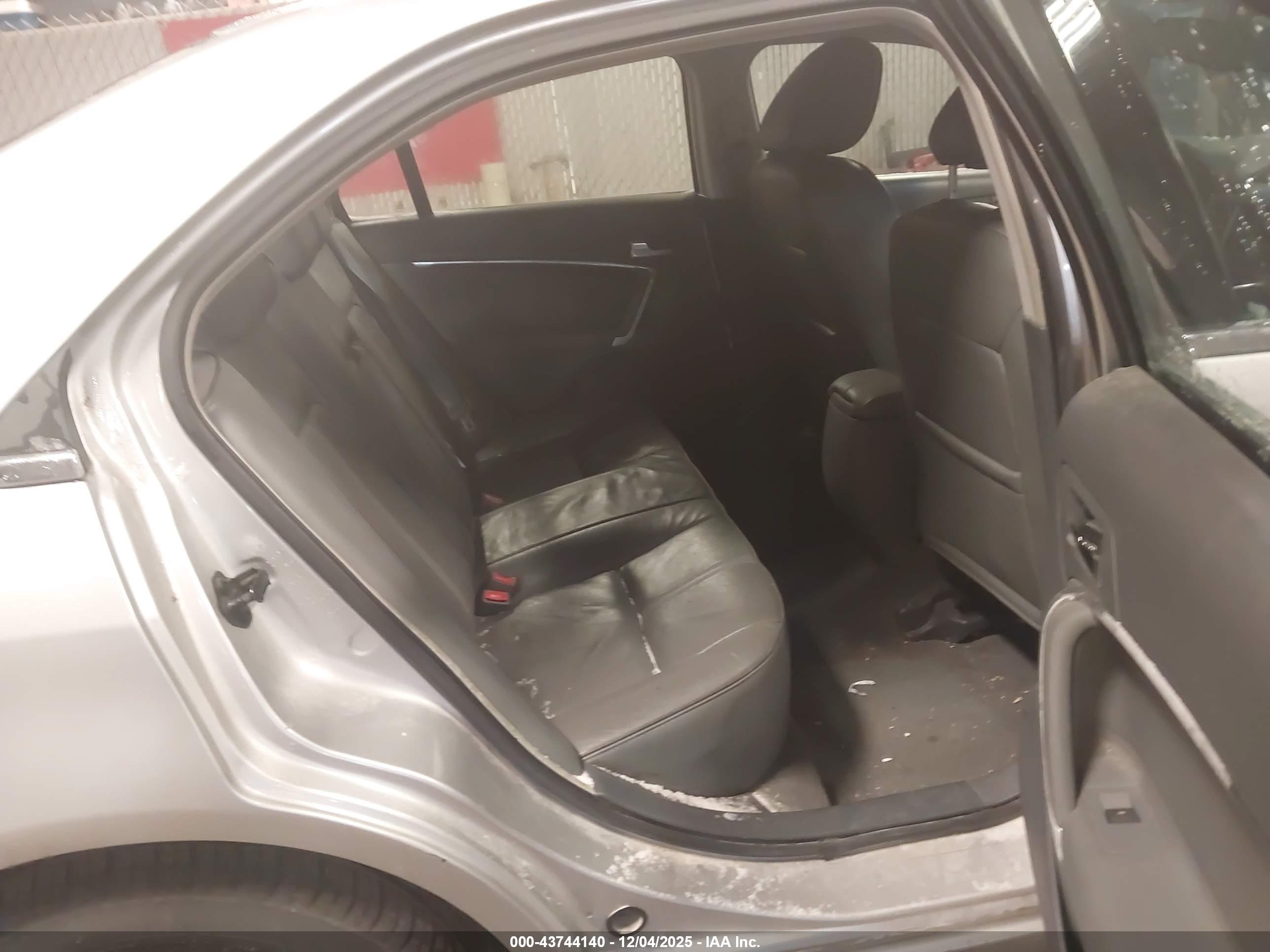LINCOLN MKZ image 8
