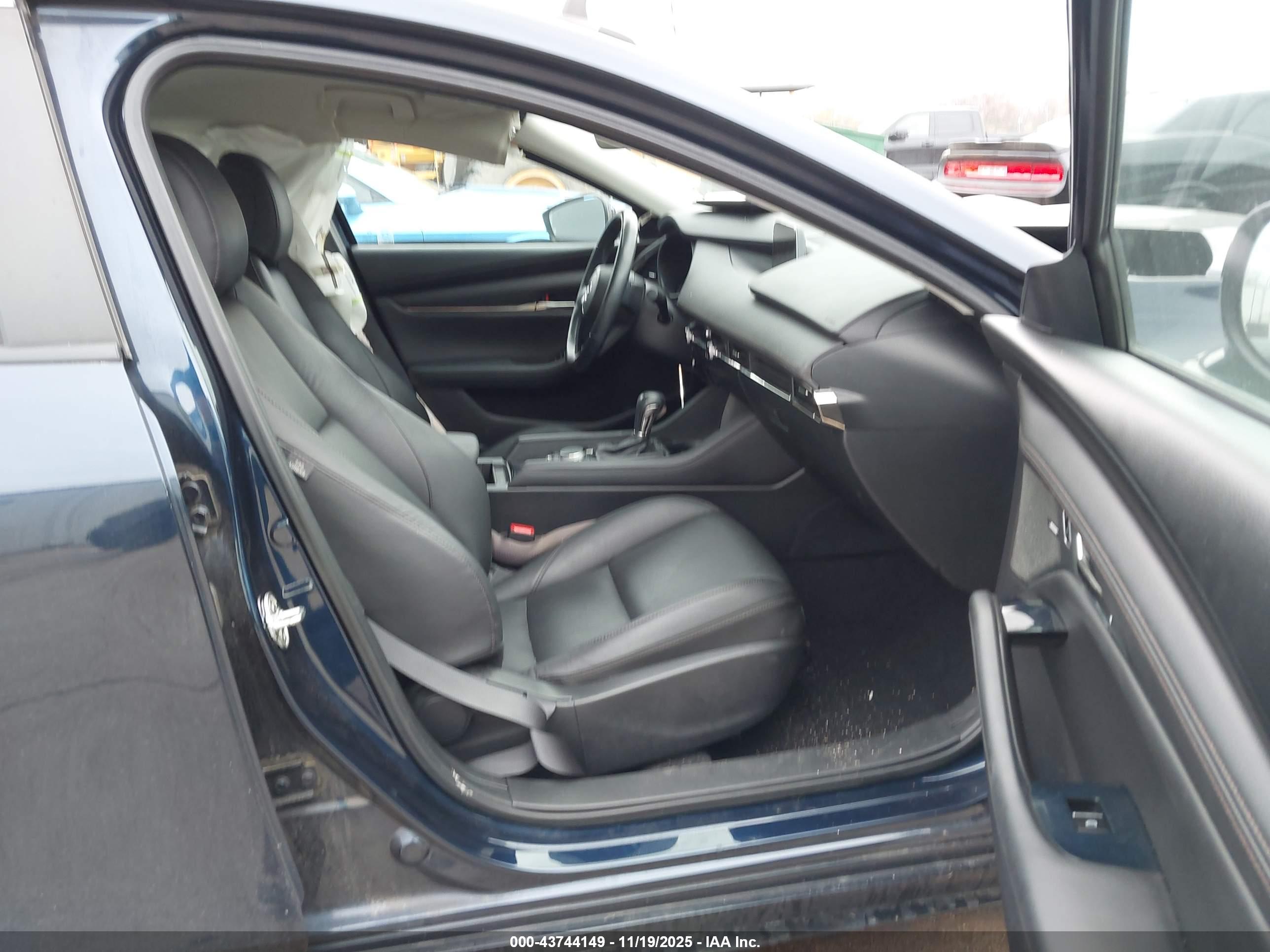 MAZDA MAZDA3 image 5