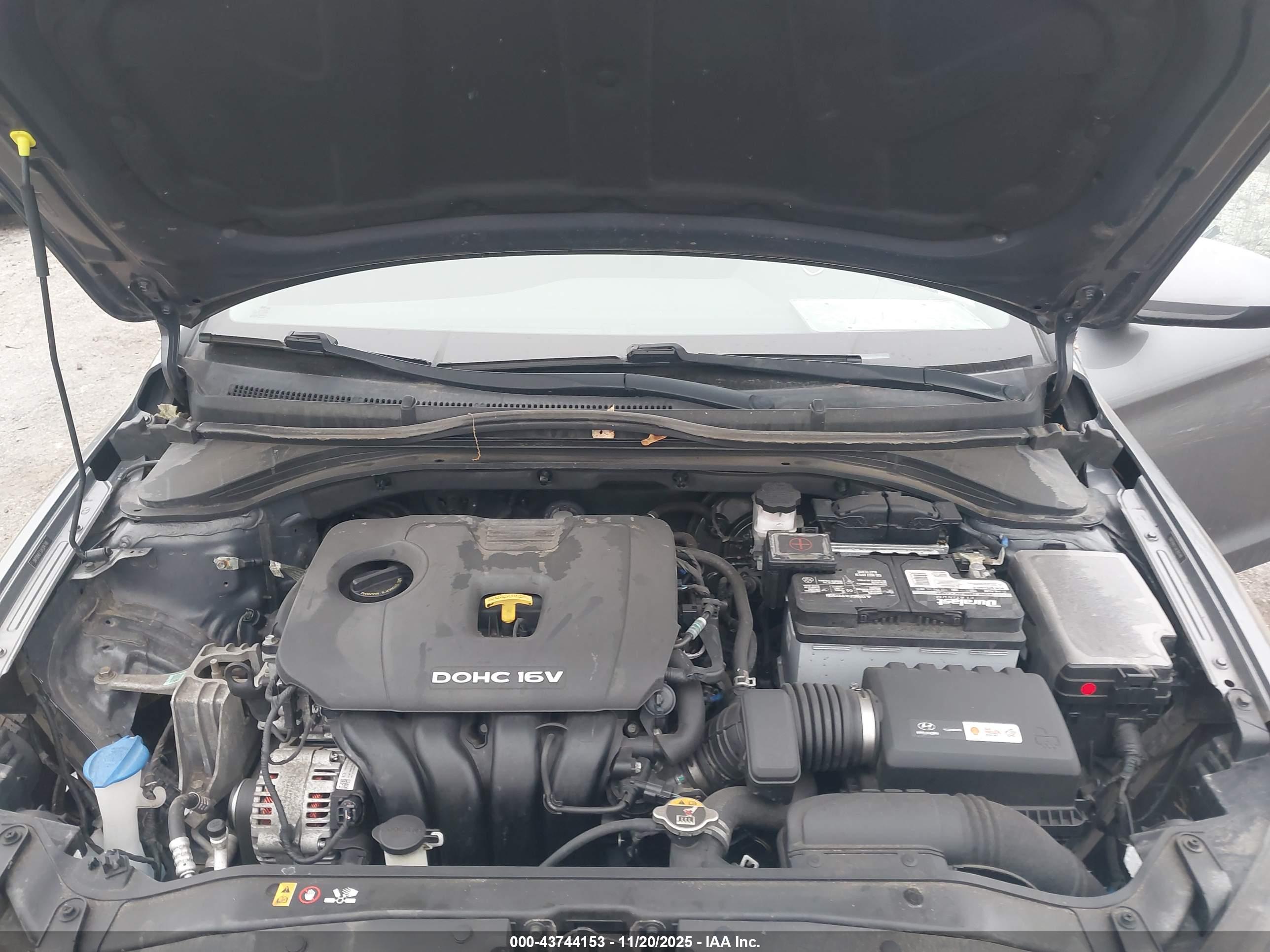 HYUNDAI ELANTRA image 10