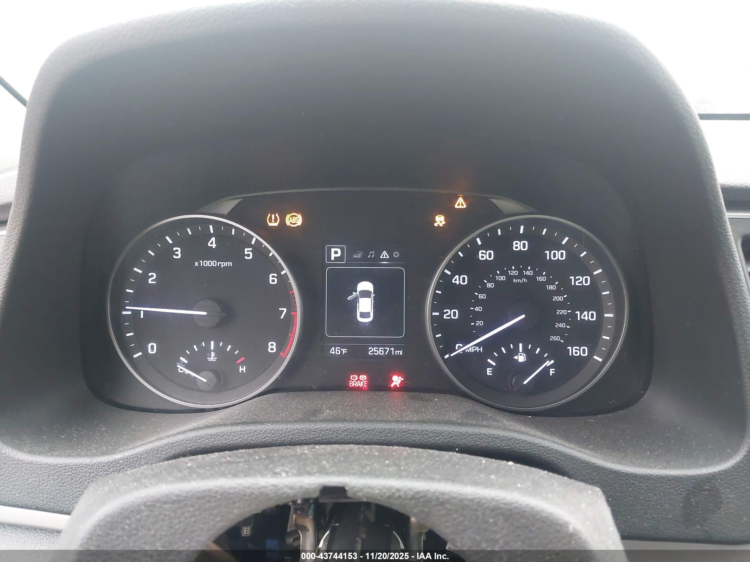 HYUNDAI ELANTRA image 7