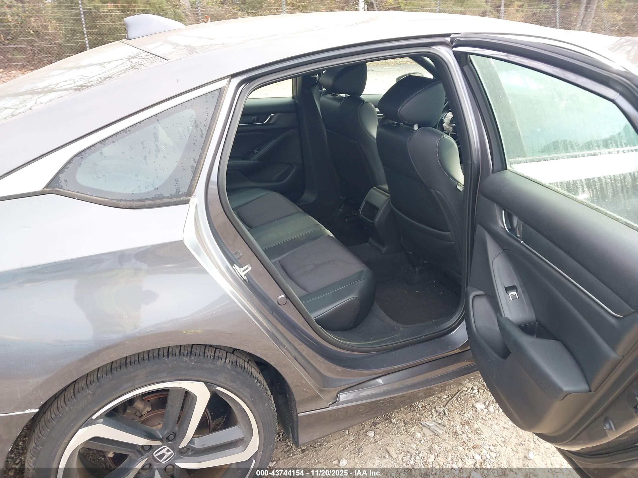 HONDA ACCORD image 8