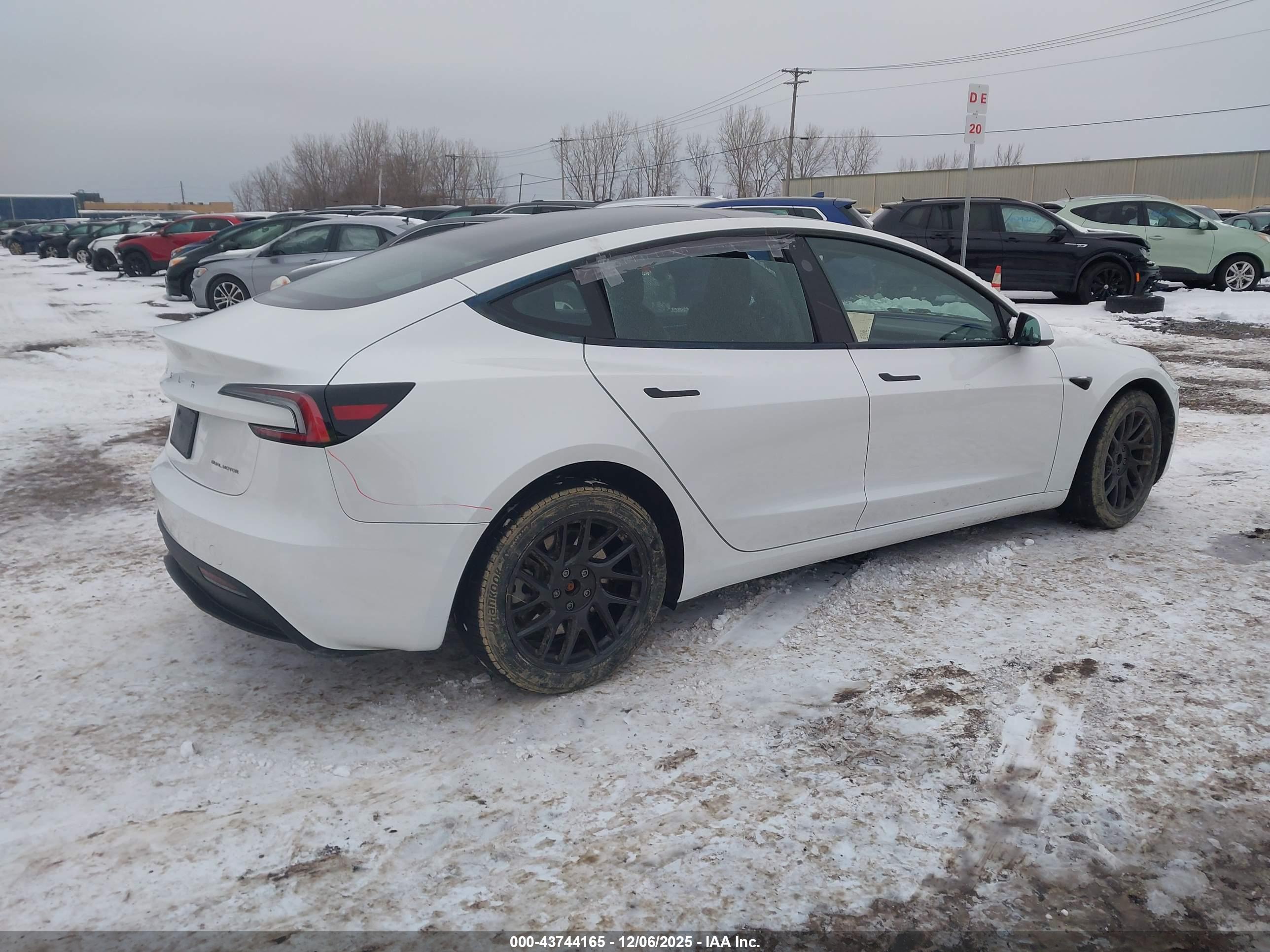 TESLA MODEL image 4