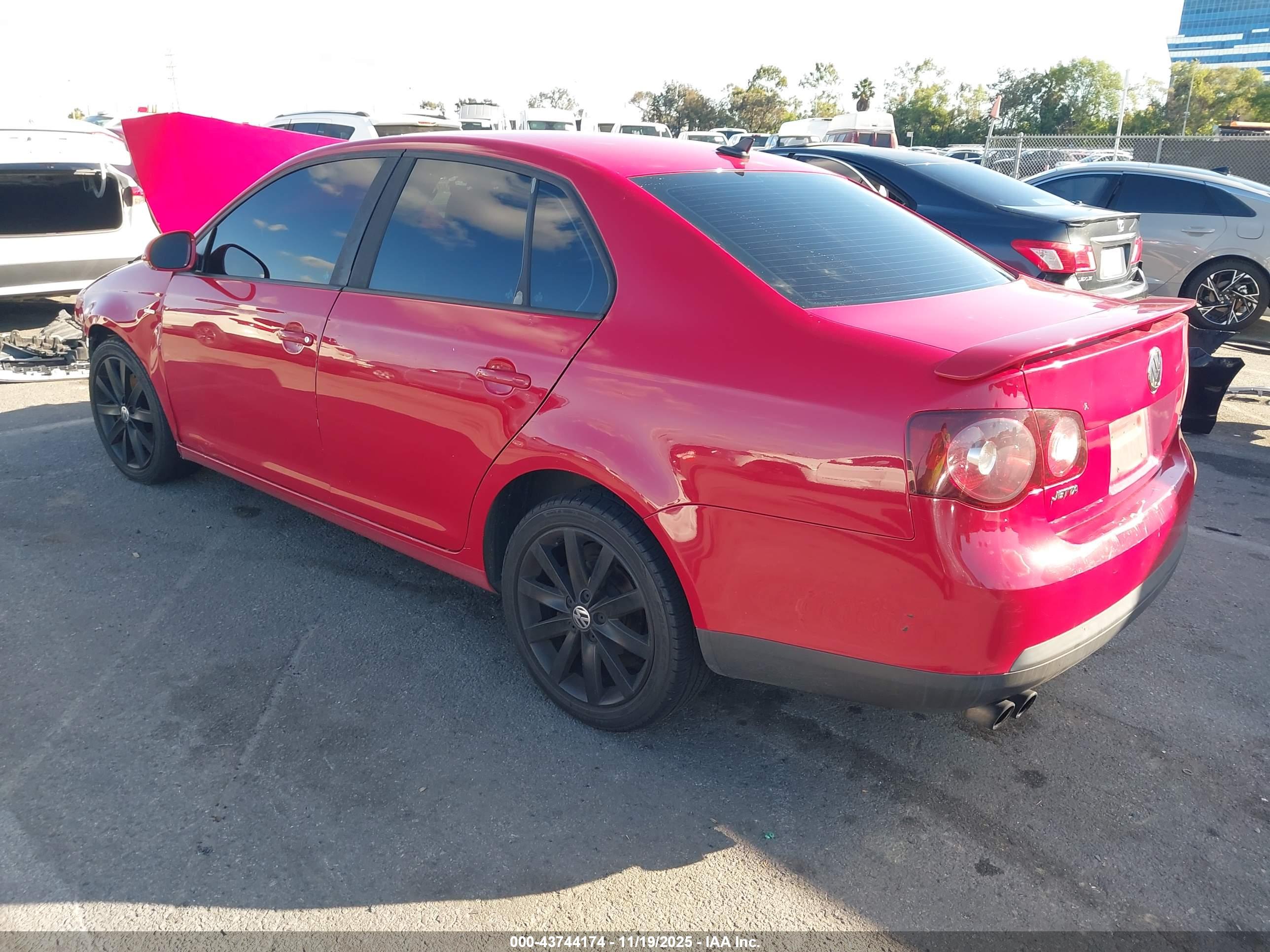 VOLKSWAGEN JETTA image 3