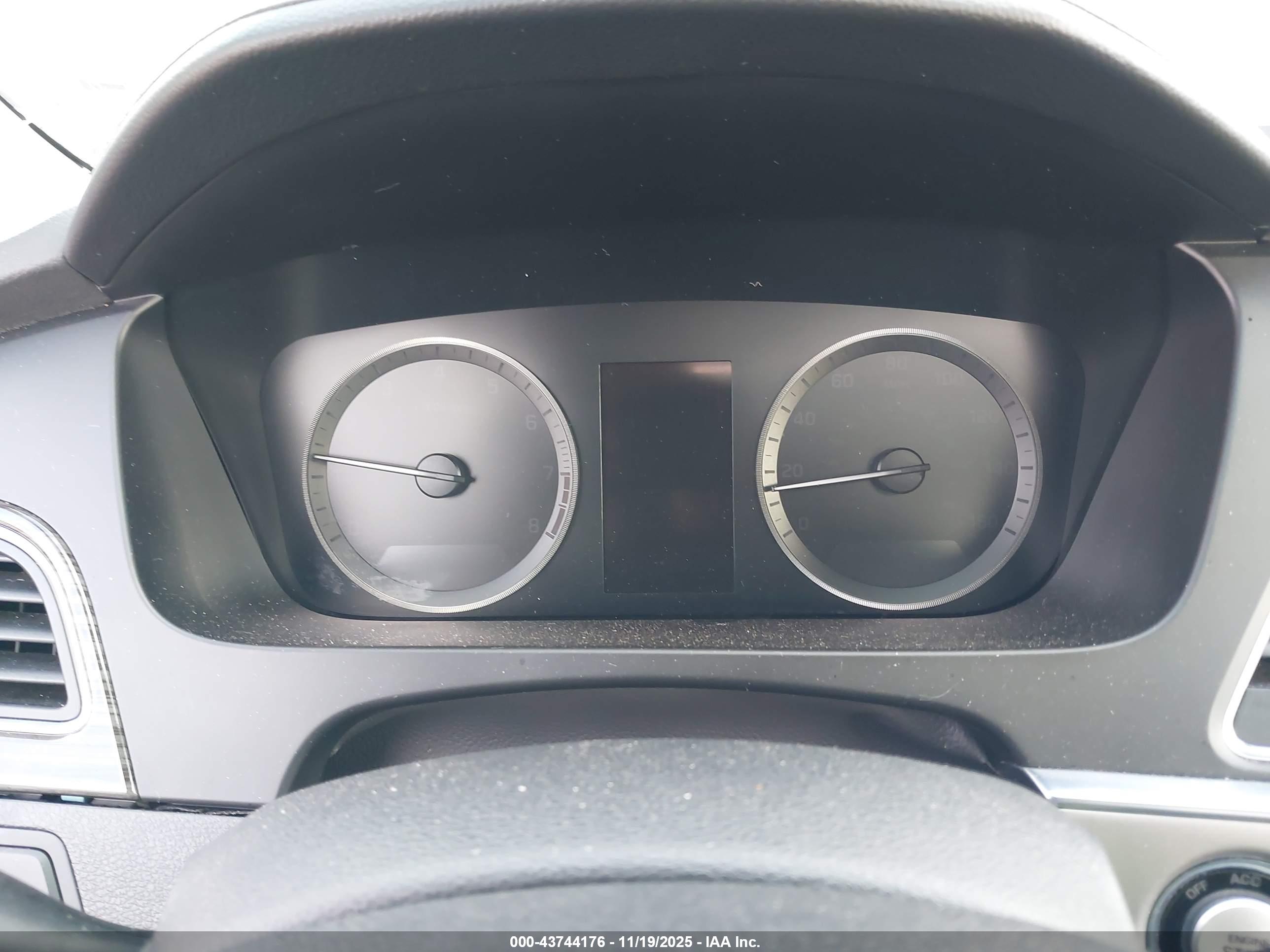HYUNDAI SONATA image 7
