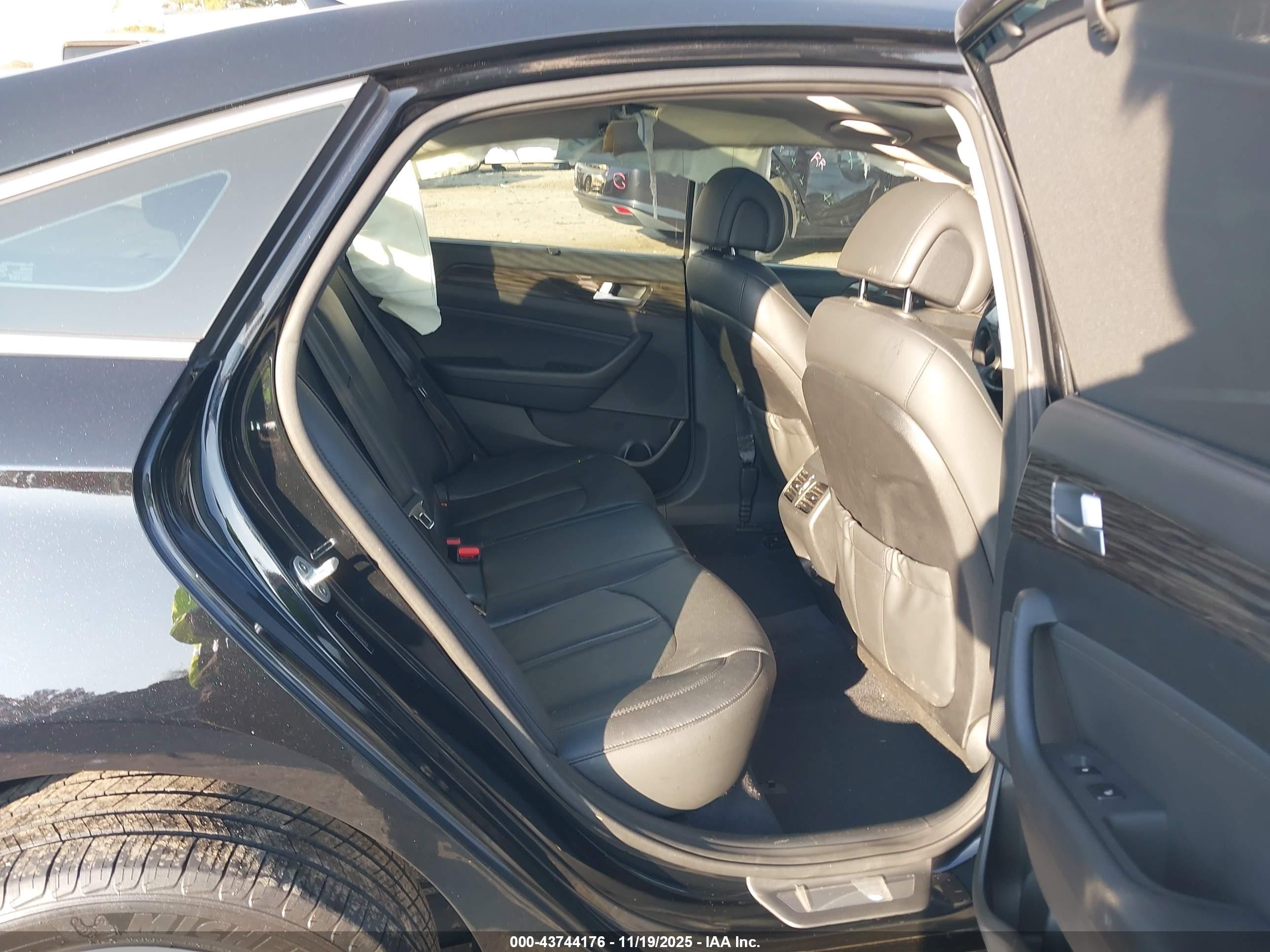 HYUNDAI SONATA image 8