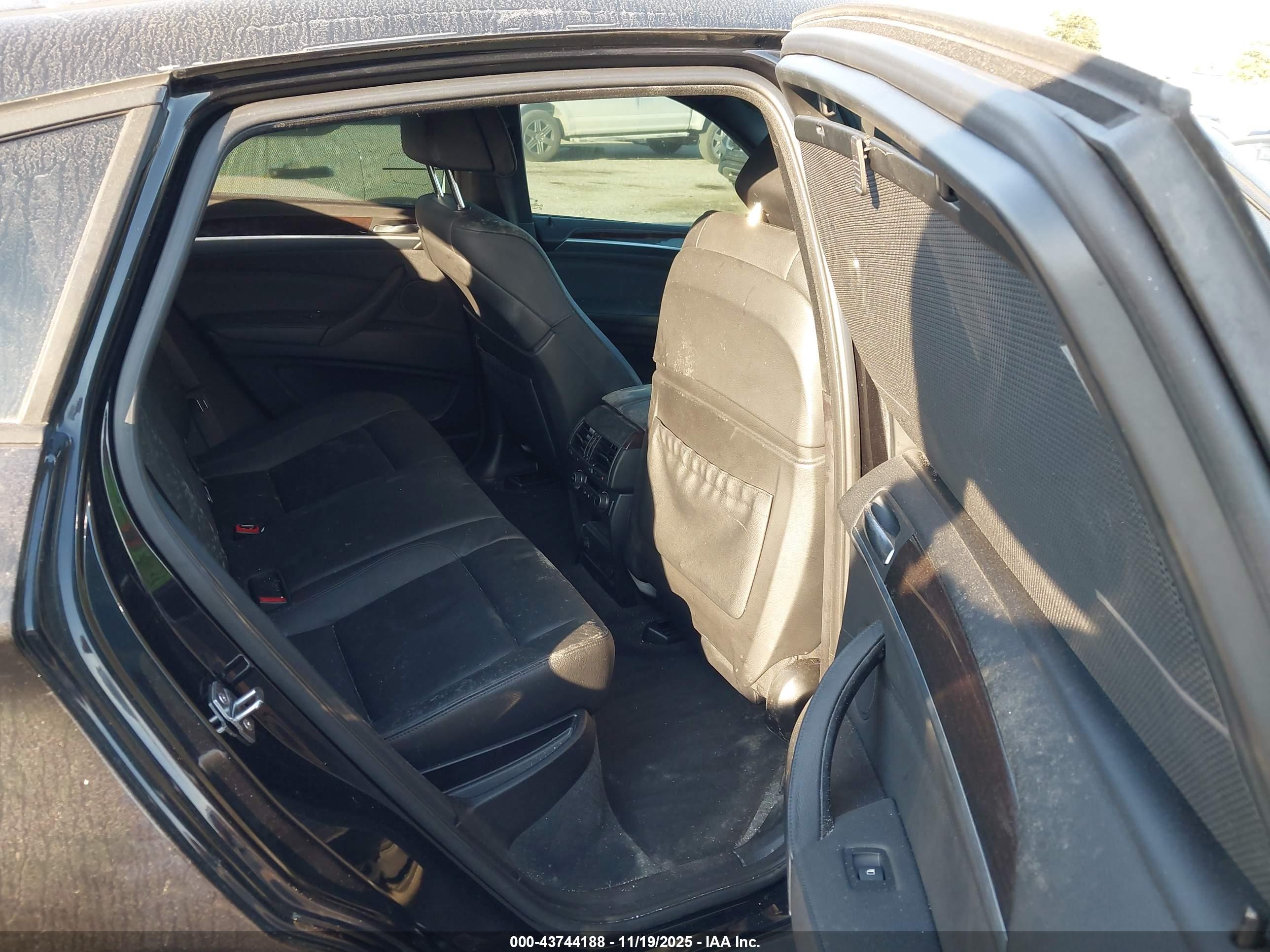 BMW X6 image 8